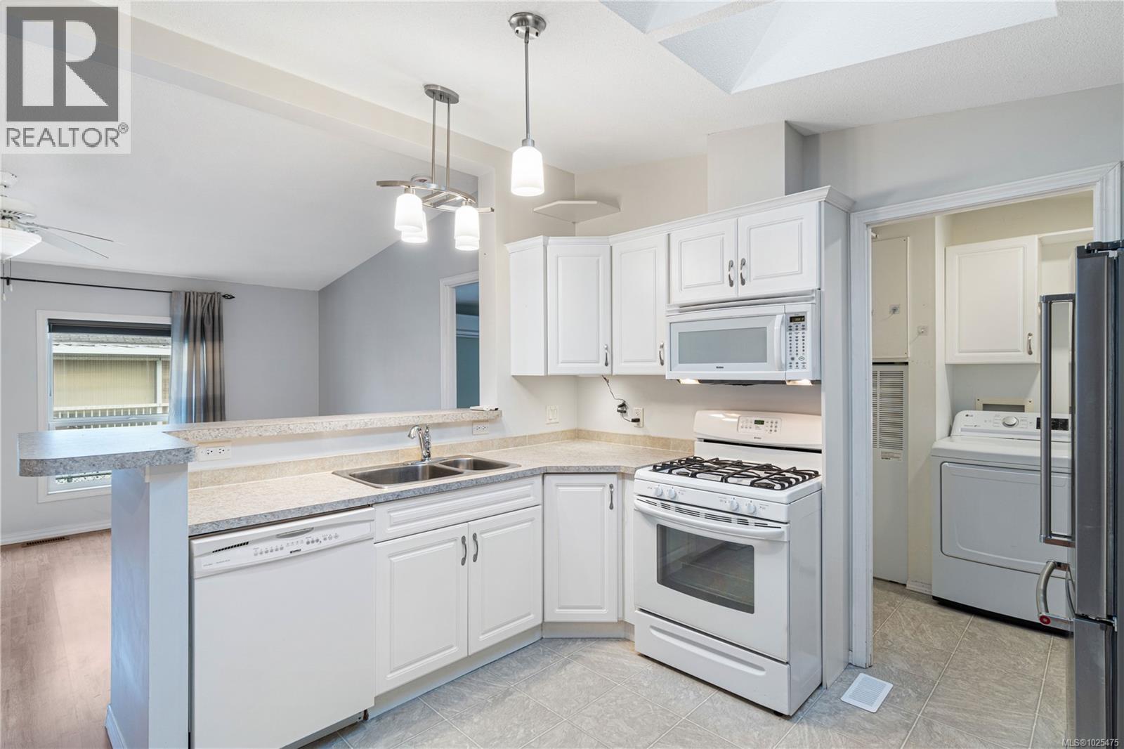 15 386 Craig St, Parksville, British Columbia  V9P 2Z8 - Photo 3 - 1025475