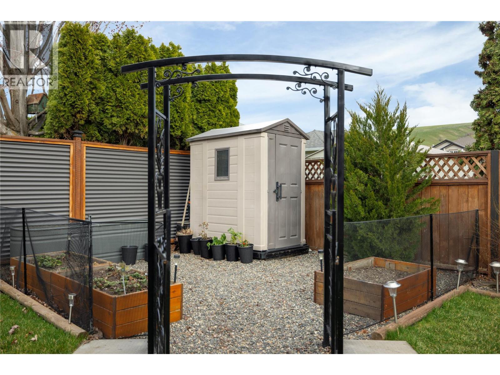 5780 Tern Place, Vernon, British Columbia  V1H 1R2 - Photo 38 - 10375076