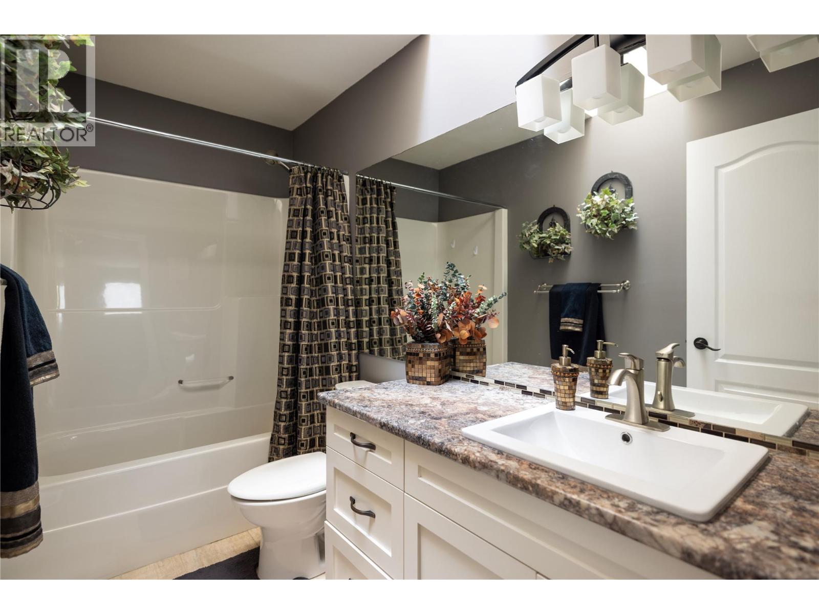 5780 Tern Place, Vernon, British Columbia  V1H 1R2 - Photo 19 - 10375076