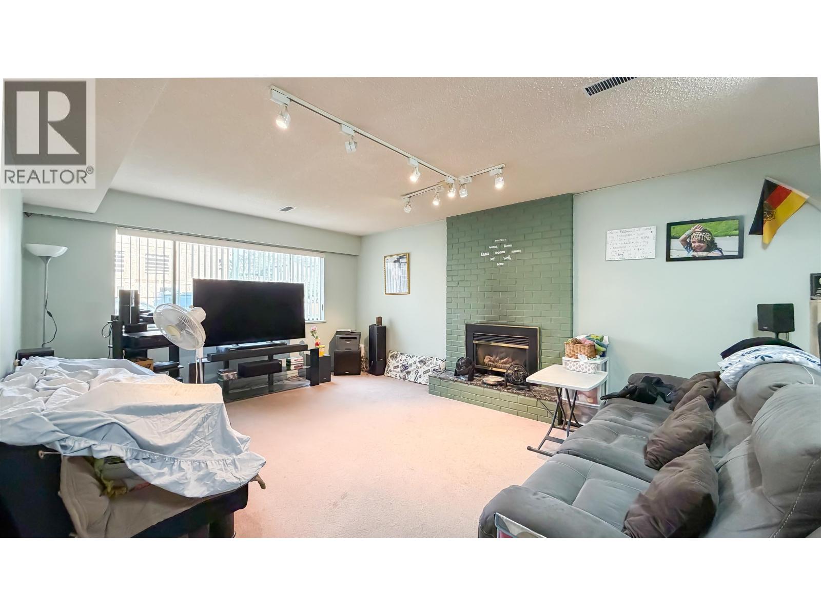 5716 48b Avenue, Delta, British Columbia  V4K 3Z1 - Photo 5 - R3087822