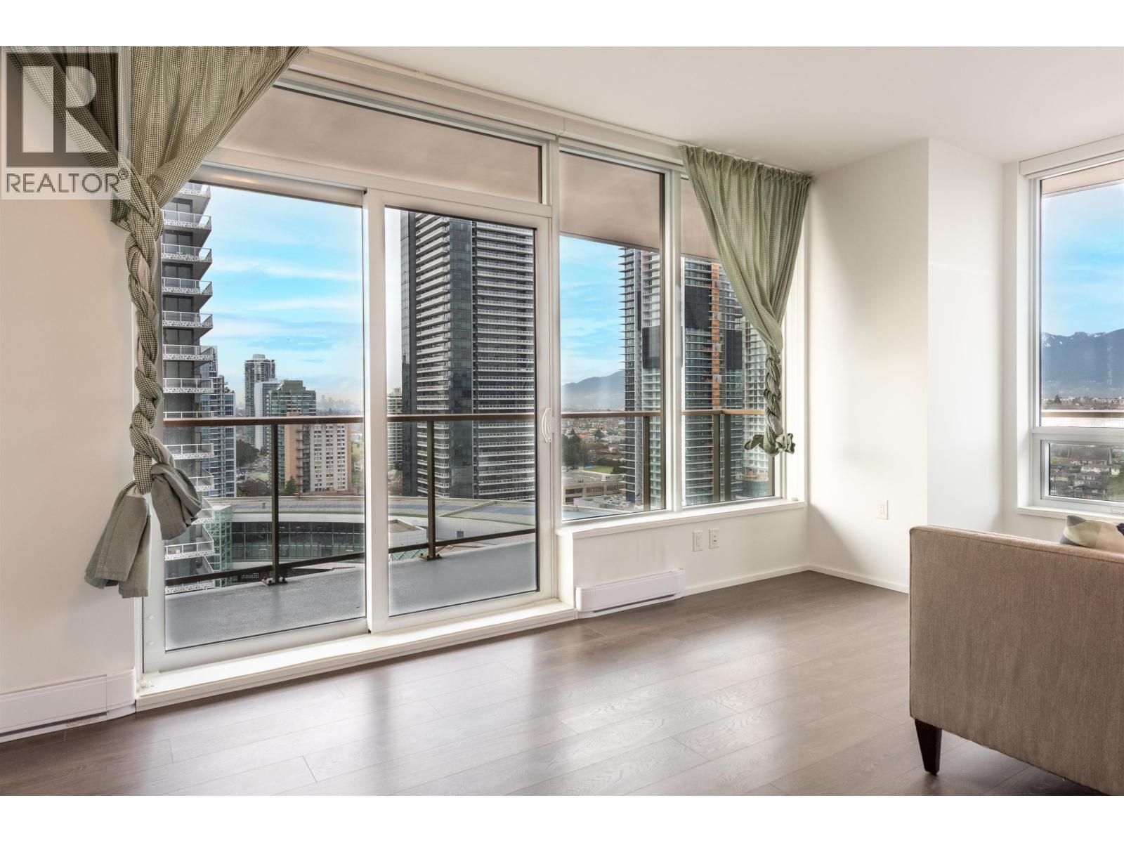 Listing Picture 8 of 30 : 1607 4650 BRENTWOOD BOULEVARD, Burnaby / 本拿比 - 魯藝地產 Yvonne Lu Group - MLS Medallion Club Member