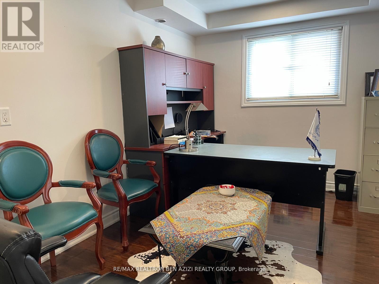 2nd Fl - 261a Bay Thorn Drive, Markham, Ontario  L3T 3V8 - Photo 5 - N12773210