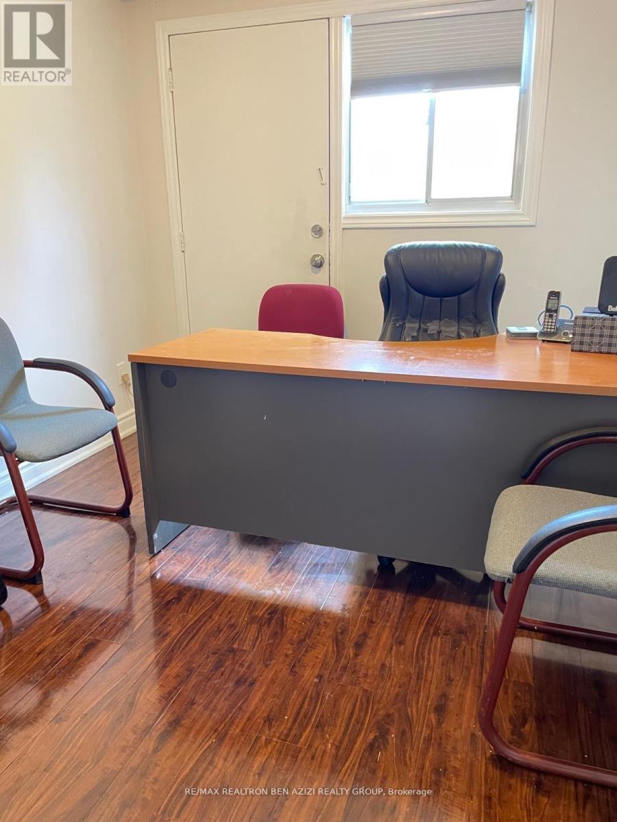 2nd Fl - 261a Bay Thorn Drive, Markham, Ontario  L3T 3V8 - Photo 6 - N12773210