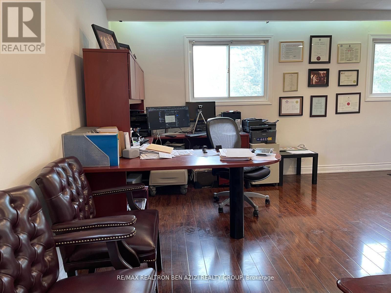 2nd Fl - 261a Bay Thorn Drive, Markham, Ontario  L3T 3V8 - Photo 7 - N12773210