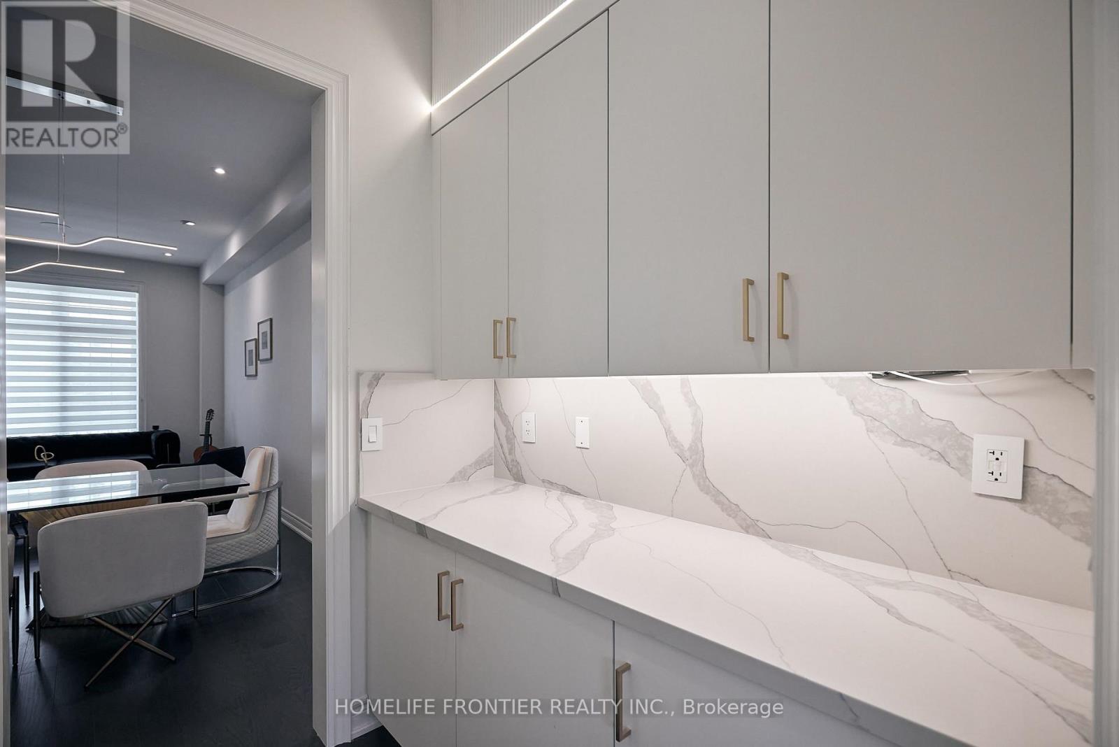 296 Ben Sinclair Avenue, East Gwillimbury, Ontario  L9N 0Z1 - Photo 14 - N12769162