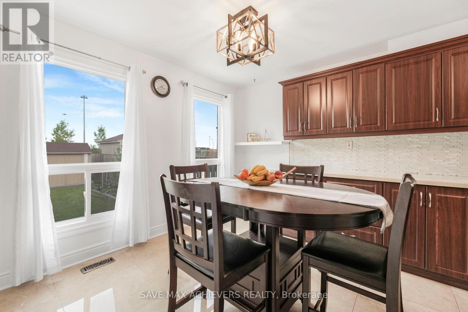 4024 Longo Circle E, Mississauga, Ontario  L4T 4C7 - Photo 16 - W12773266