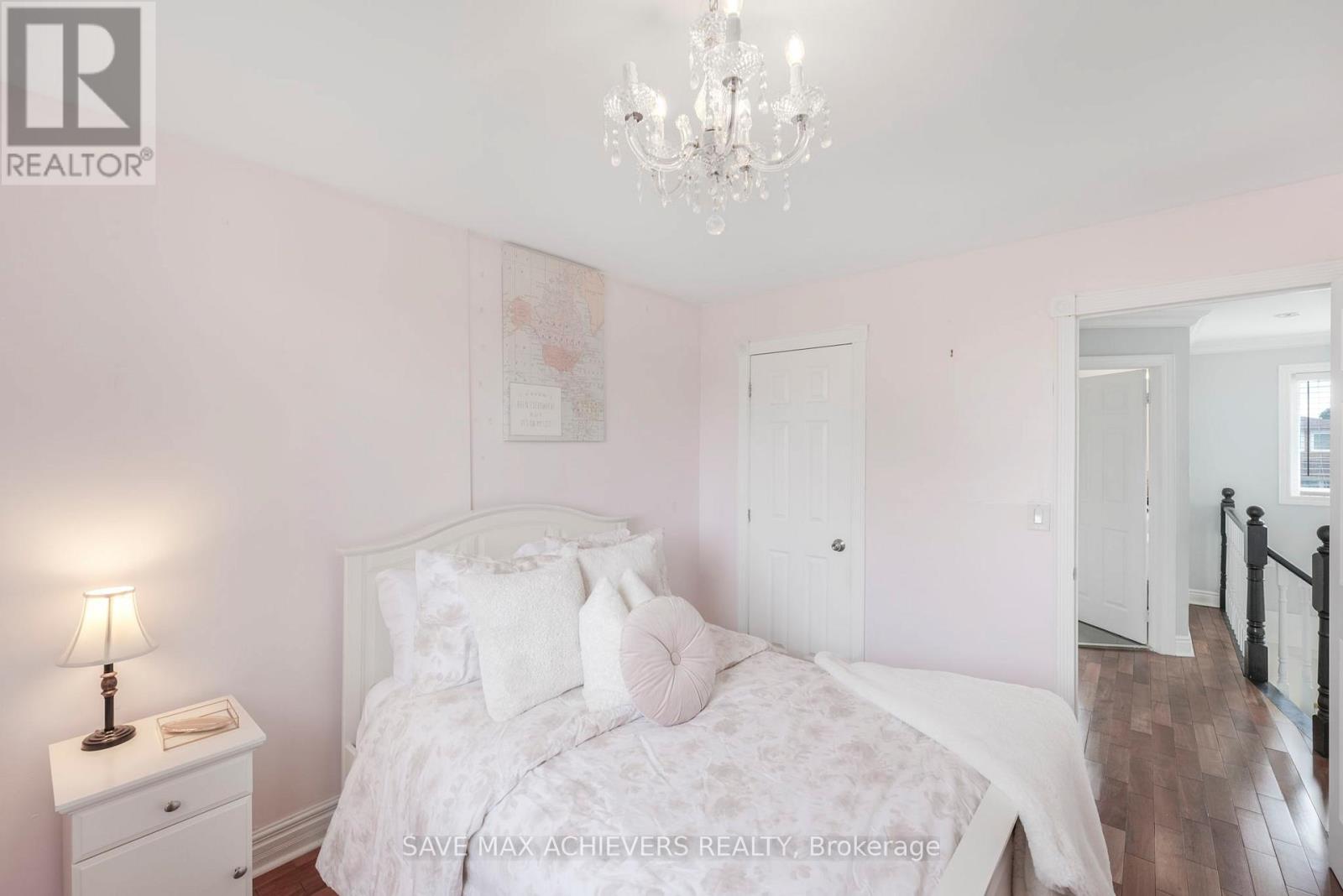 4024 Longo Circle E, Mississauga, Ontario  L4T 4C7 - Photo 30 - W12773266