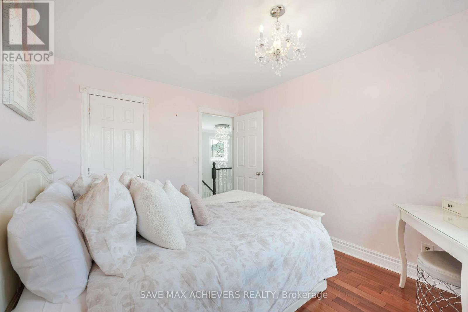 4024 Longo Circle E, Mississauga, Ontario  L4T 4C7 - Photo 31 - W12773266