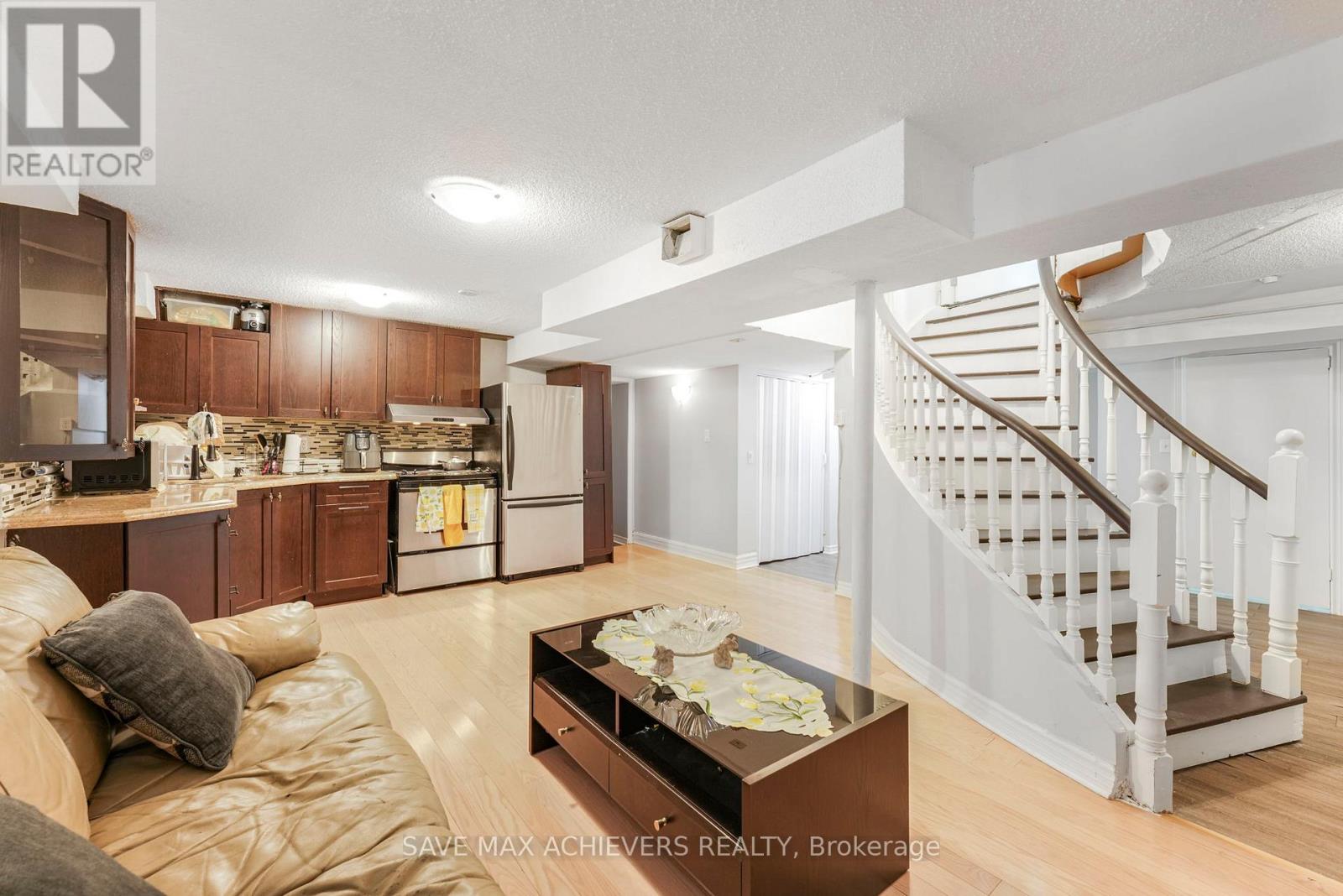 4024 Longo Circle E, Mississauga, Ontario  L4T 4C7 - Photo 35 - W12773266