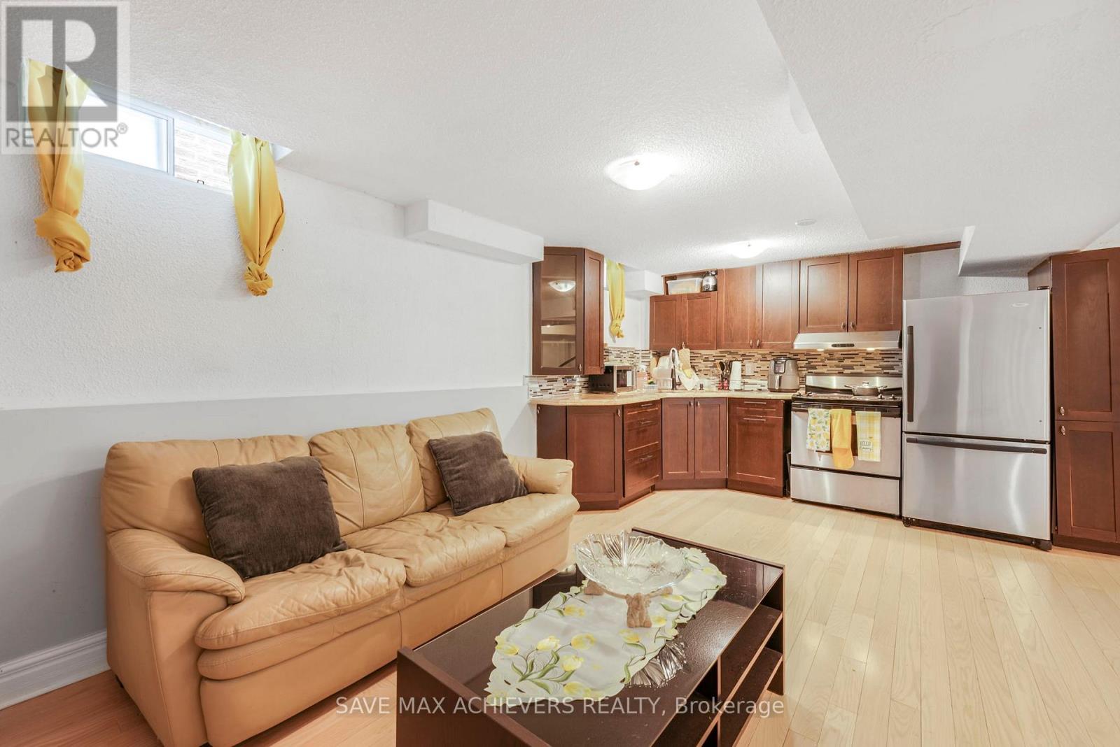 4024 Longo Circle E, Mississauga, Ontario  L4T 4C7 - Photo 37 - W12773266