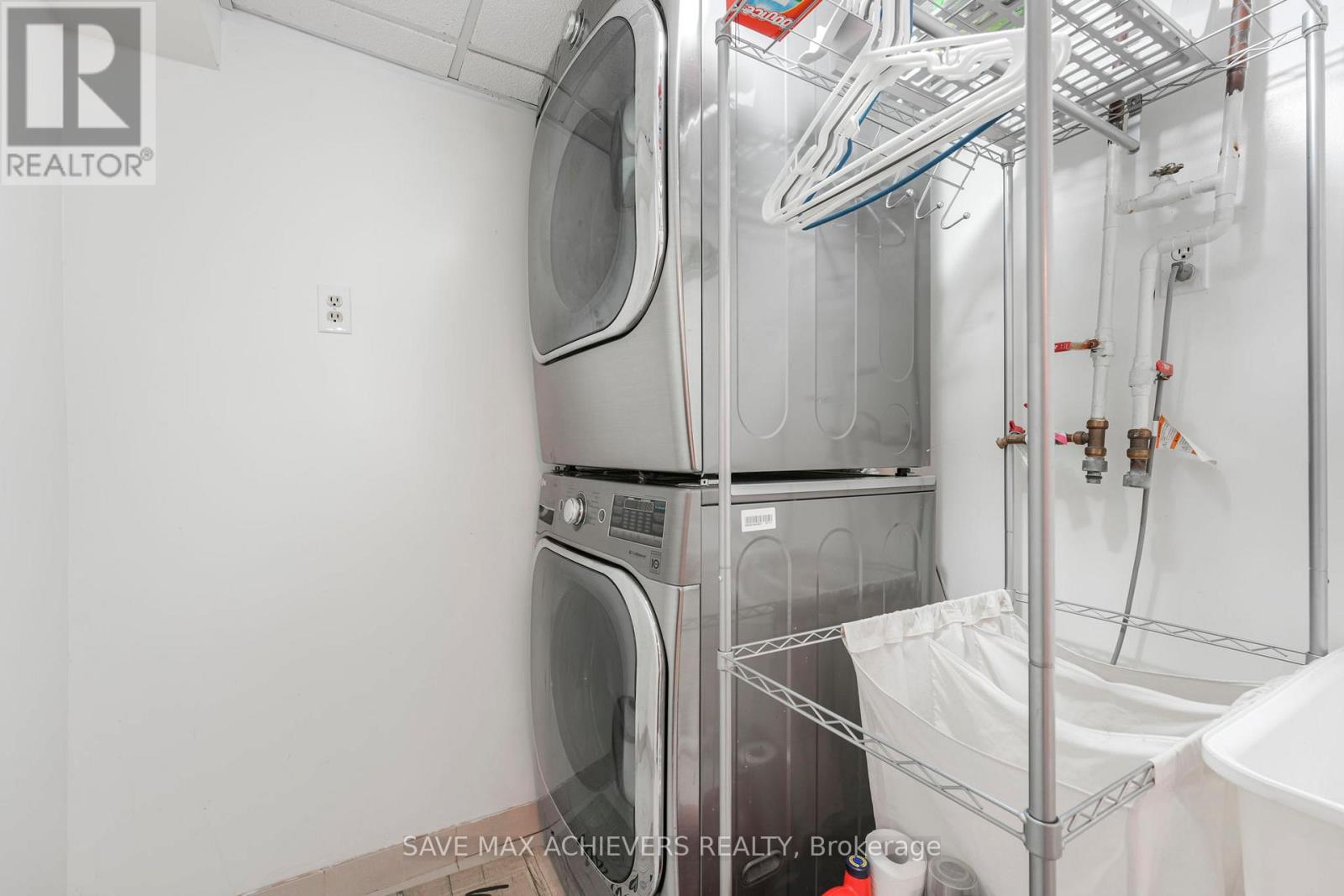 4024 Longo Circle E, Mississauga, Ontario  L4T 4C7 - Photo 39 - W12773266