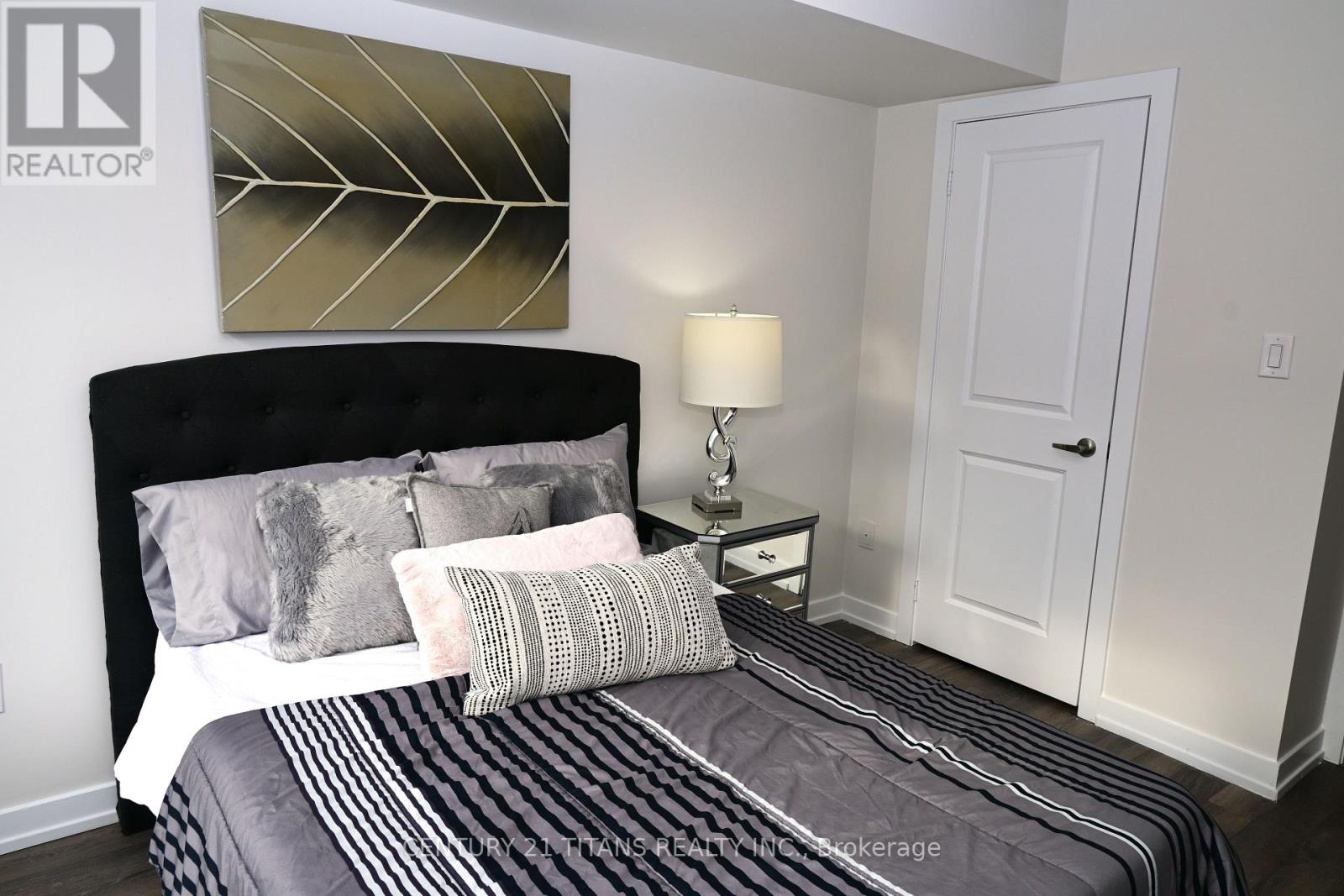 135 - 80 Parrotta Drive, Toronto, Ontario  M9M 0E6 - Photo 15 - W12773292