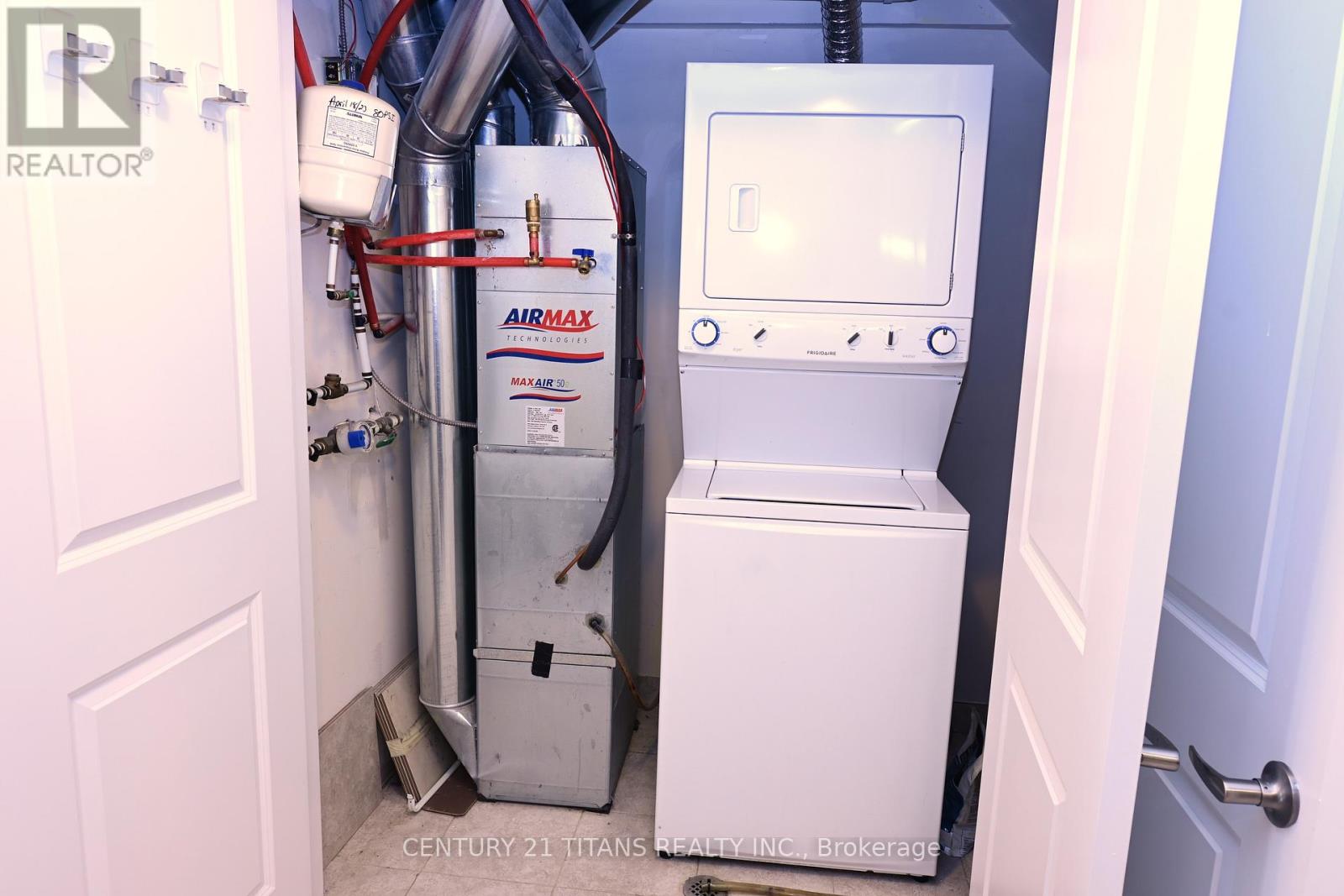 135 - 80 Parrotta Drive, Toronto, Ontario  M9M 0E6 - Photo 16 - W12773292