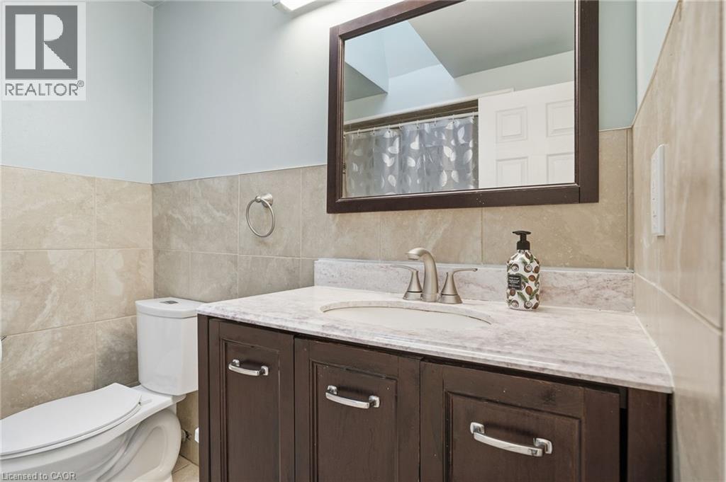 5 Twinoaks Crescent, Stoney Creek, Ontario  L9J 2E6 - Photo 17 - 40804075