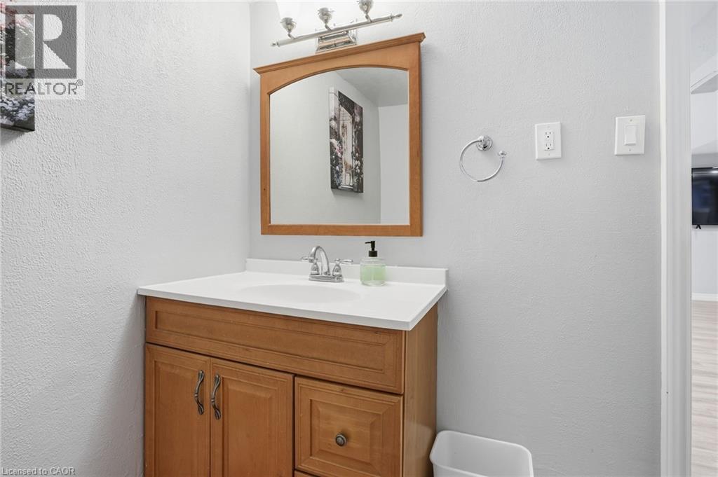 5 Twinoaks Crescent, Stoney Creek, Ontario  L9J 2E6 - Photo 32 - 40804075