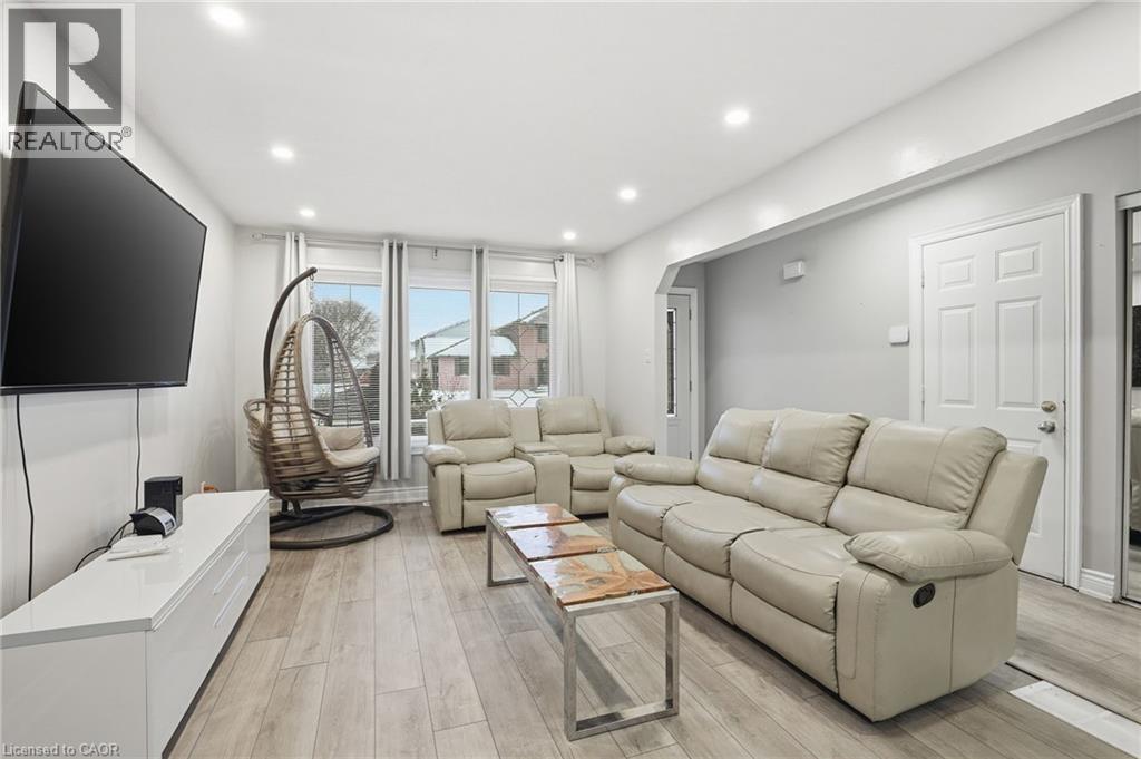 5 Twinoaks Crescent, Stoney Creek, Ontario  L9J 2E6 - Photo 8 - 40804075