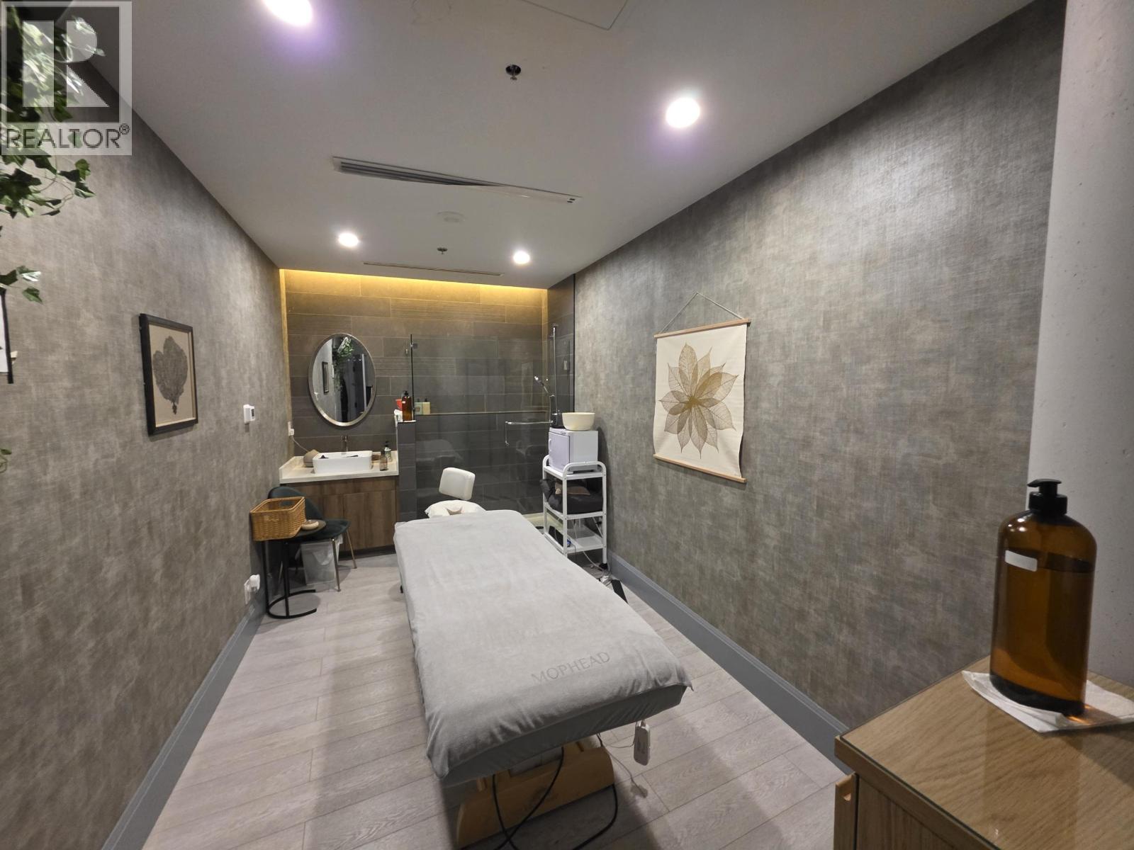 Listing Picture 4 of 6 : 230 8411 BRIDGEPORT ROAD, Richmond / 烈治文 - 魯藝地產 Yvonne Lu Group - MLS Medallion Club Member