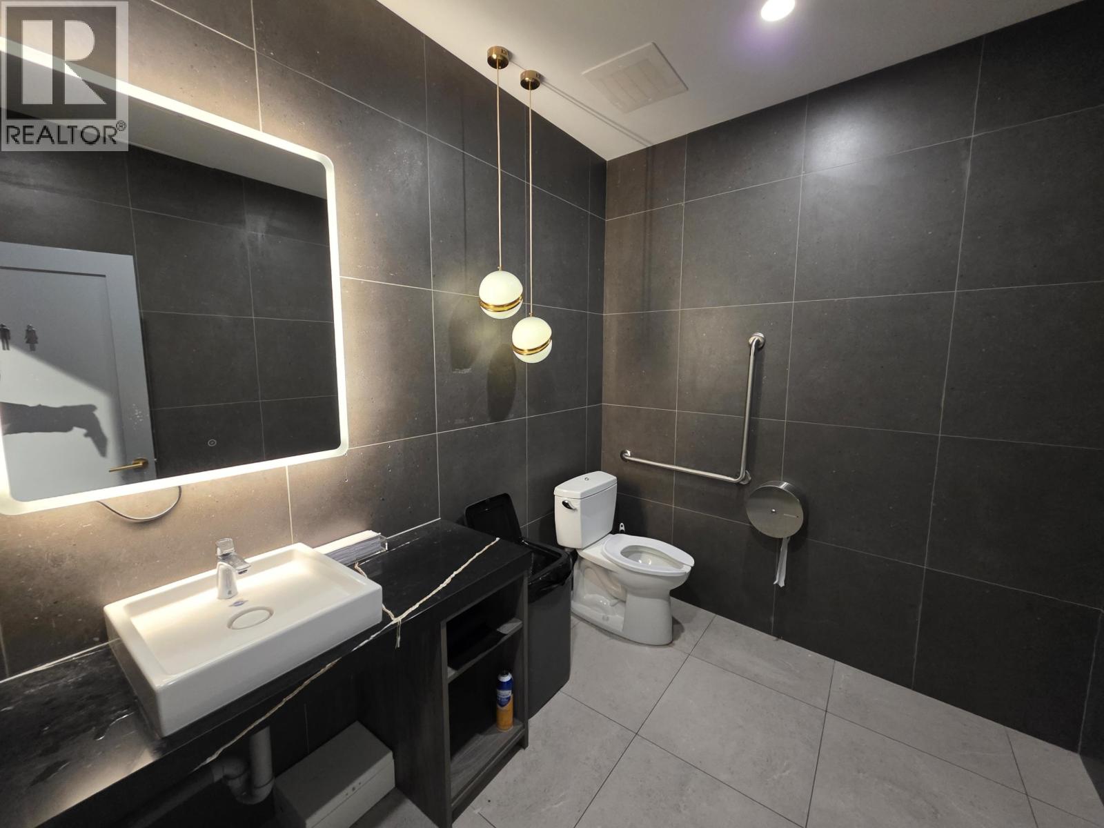 Listing Picture 5 of 6 : 230 8411 BRIDGEPORT ROAD, Richmond / 烈治文 - 魯藝地產 Yvonne Lu Group - MLS Medallion Club Member