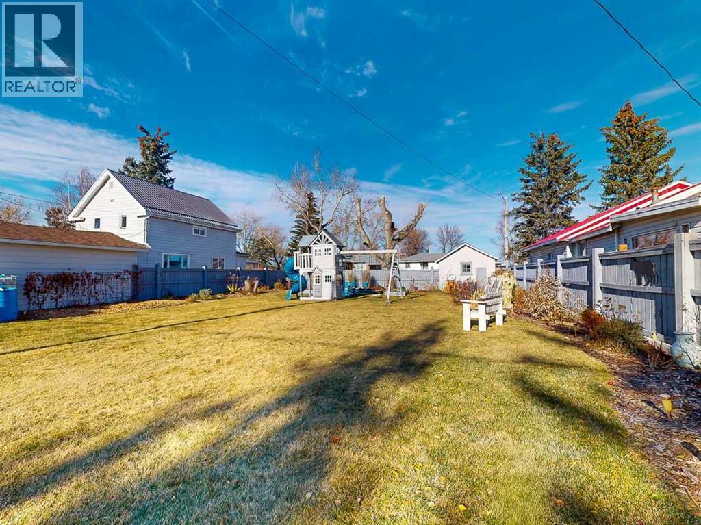 332 Grey Street, Granum, Alberta  T0L 1A0 - Photo 10 - A2268290