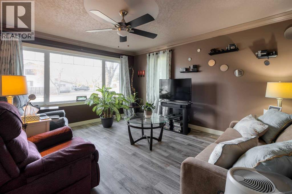 2303 20th Street, Coaldale, Alberta  T1M 1G5 - Photo 8 - A2284360