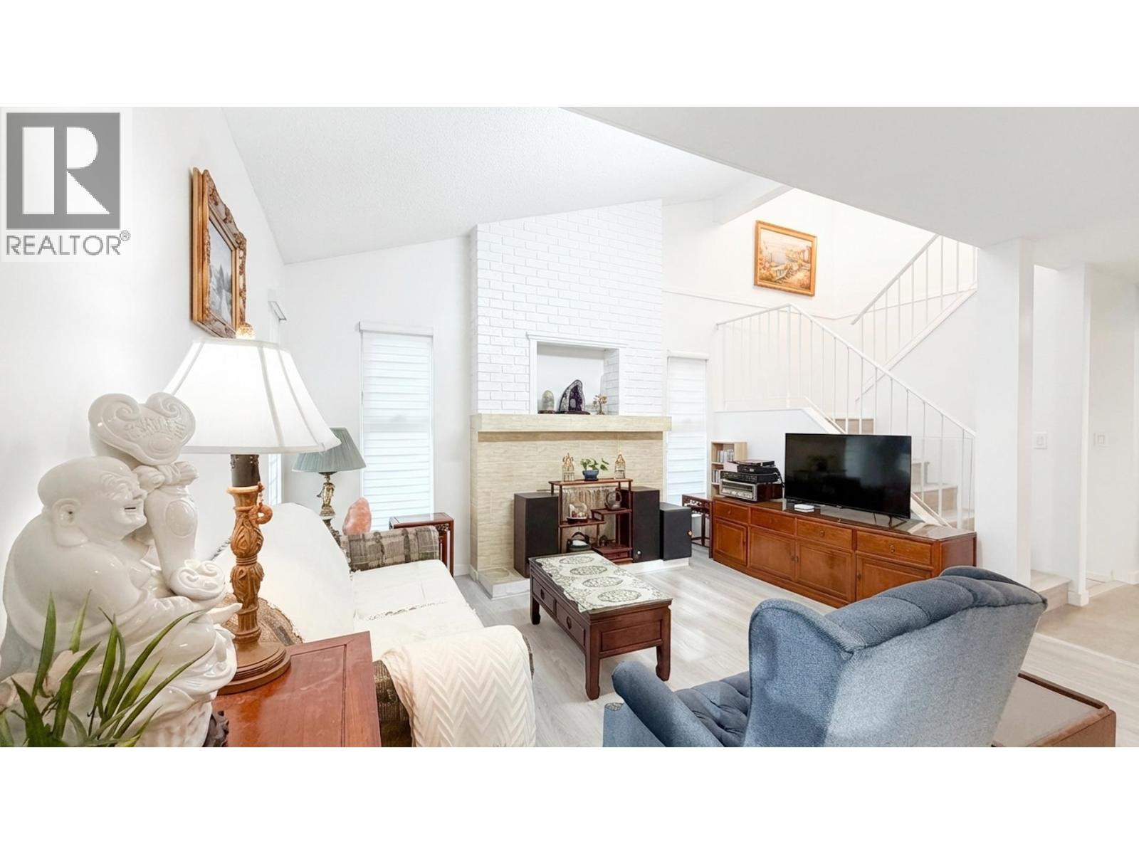 7438 Echo Place, Vancouver, British Columbia  V5S 3Z2 - Photo 3 - R3088016