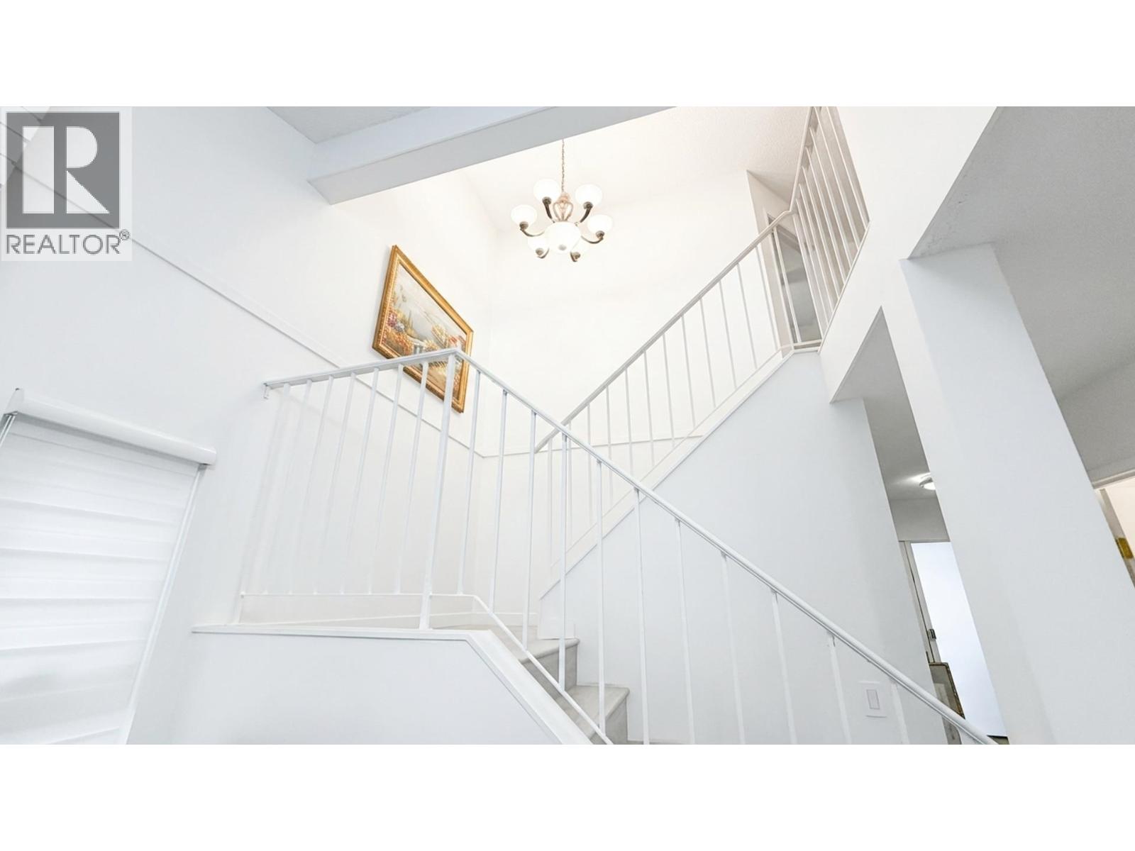 7438 Echo Place, Vancouver, British Columbia  V5S 3Z2 - Photo 10 - R3088016