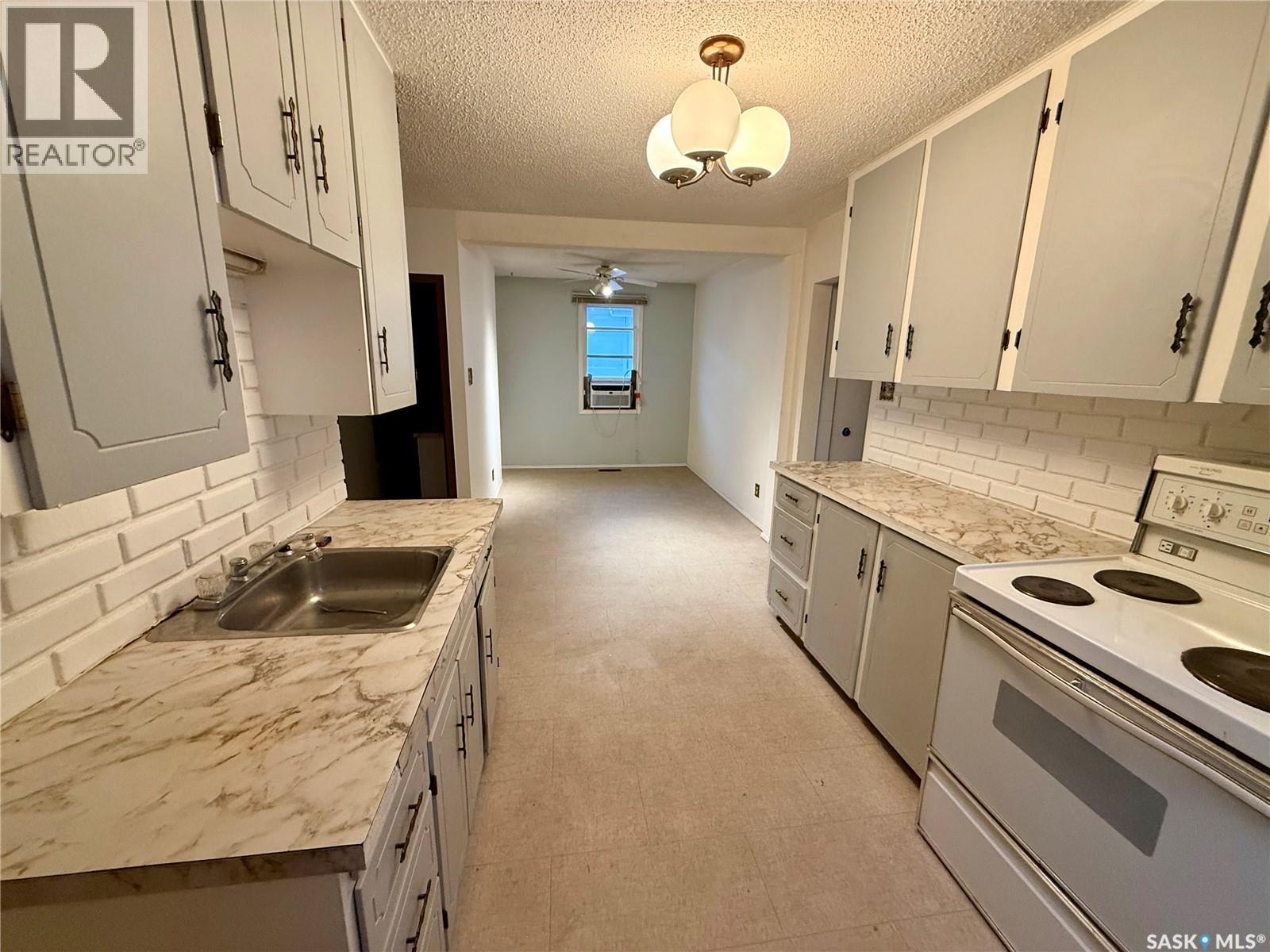 1140 Coteau Street W, Moose Jaw, Saskatchewan  S6H 5G6 - Photo 11 - SK028240