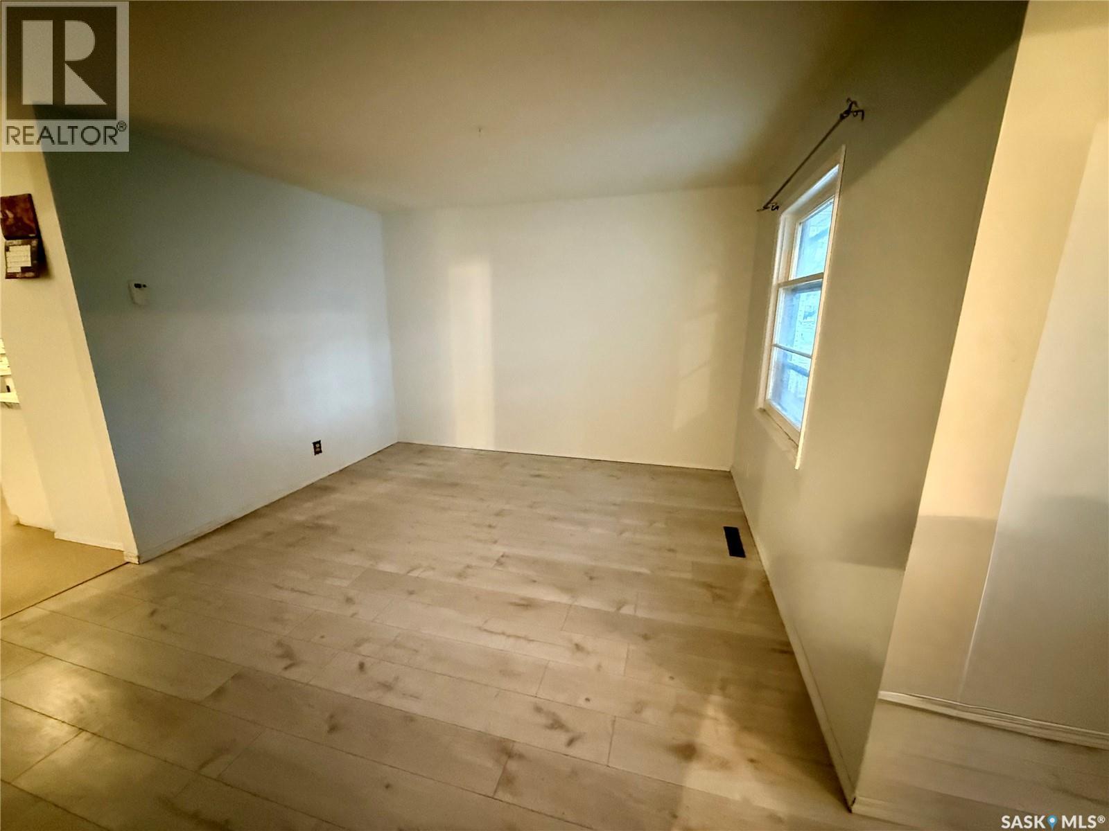 1140 Coteau Street W, Moose Jaw, Saskatchewan  S6H 5G6 - Photo 3 - SK028240