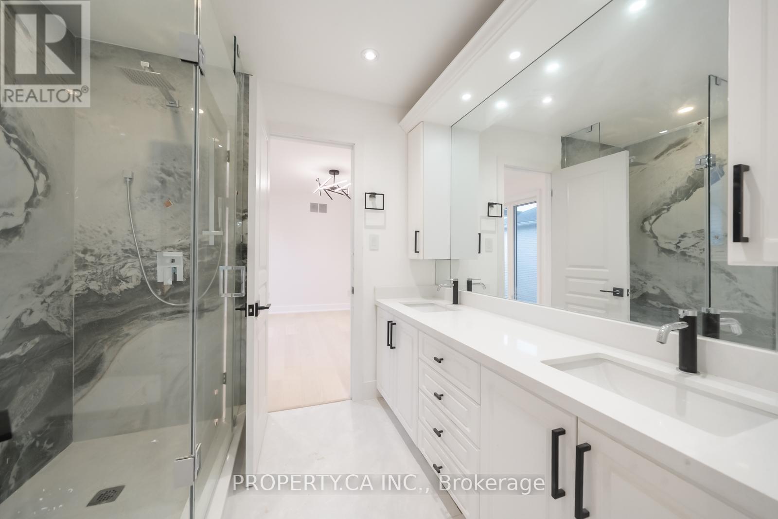 63 Concord Road, Vaughan, Ontario  L4J 3M2 - Photo 14 - N12477013