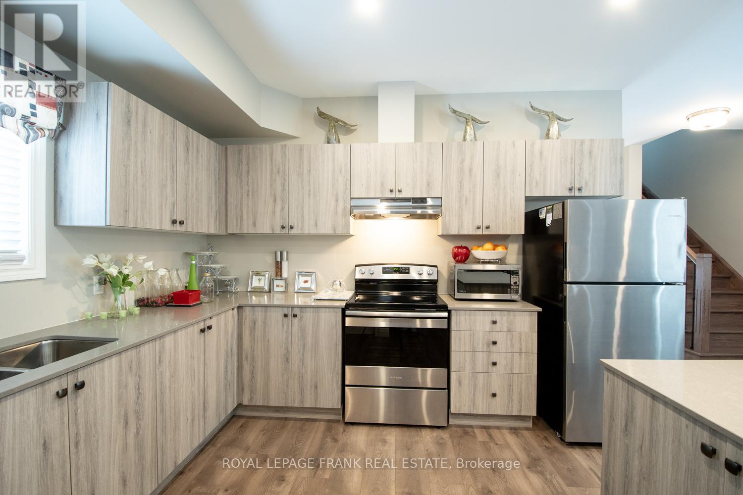 58 Vipond Road, Whitby, Ontario  L1M 2P2 - Photo 17 - E12669018