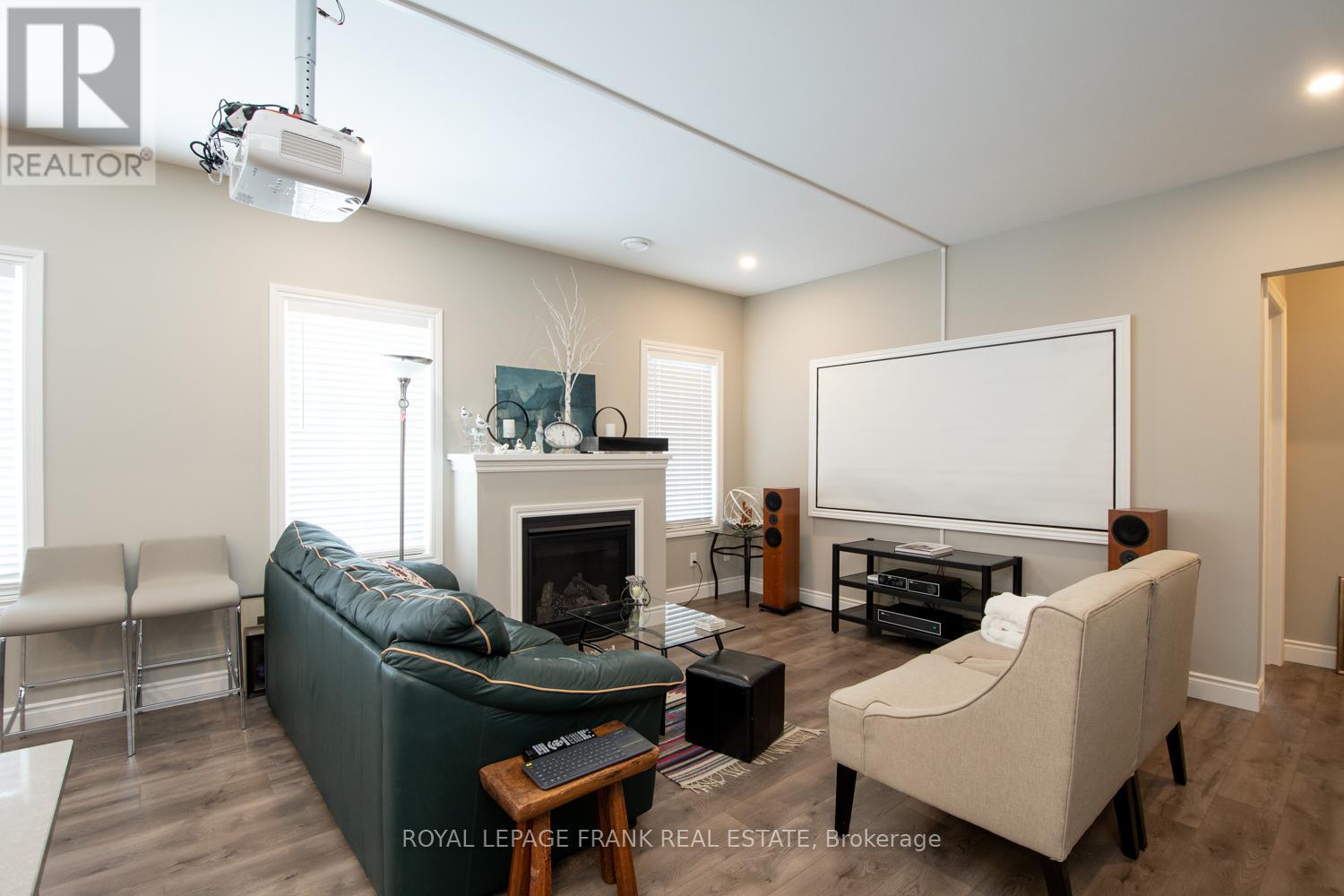 58 Vipond Road, Whitby, Ontario  L1M 2P2 - Photo 9 - E12669018