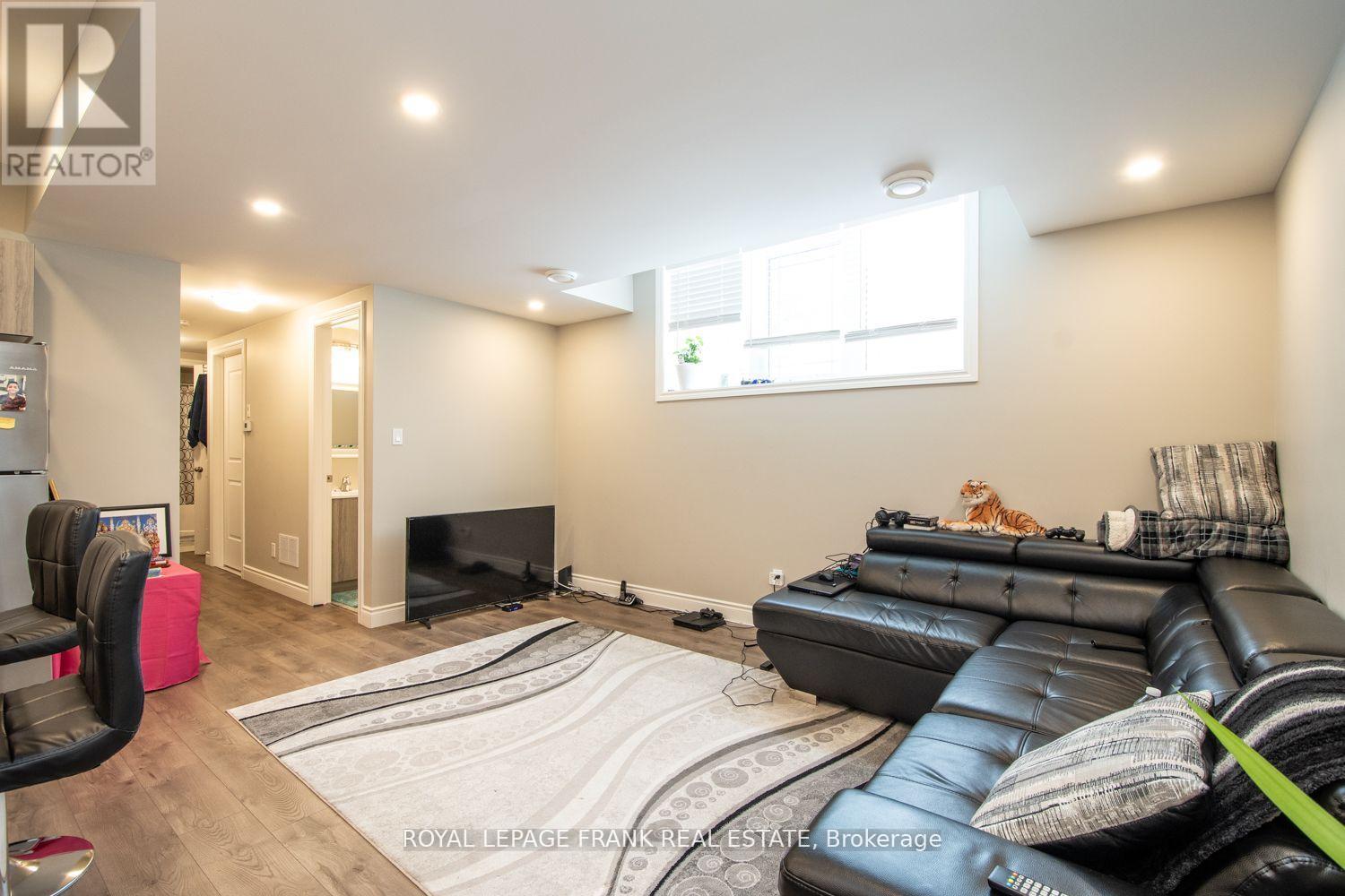 58 Vipond Road, Whitby, Ontario  L1M 2P2 - Photo 24 - E12682218