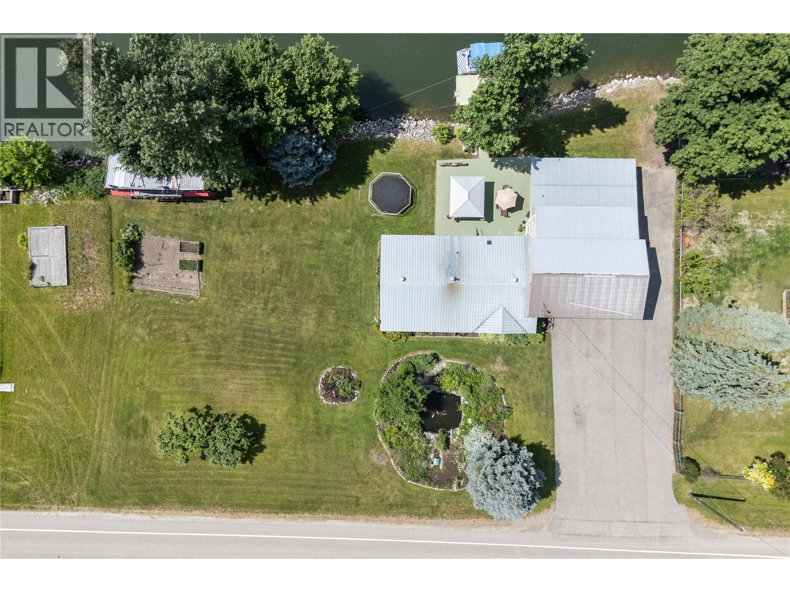 7088 97a Highway, Grindrod, British Columbia  V0E 1Y0 - Photo 6 - 10375344