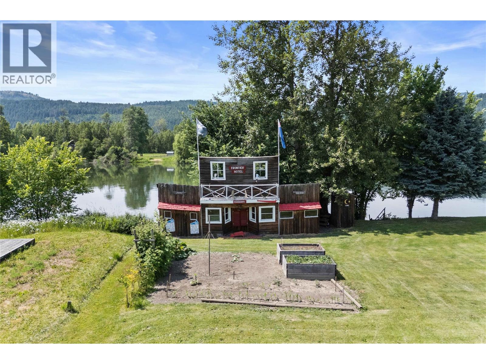 7088 97a Highway, Grindrod, British Columbia  V0E 1Y0 - Photo 11 - 10375344