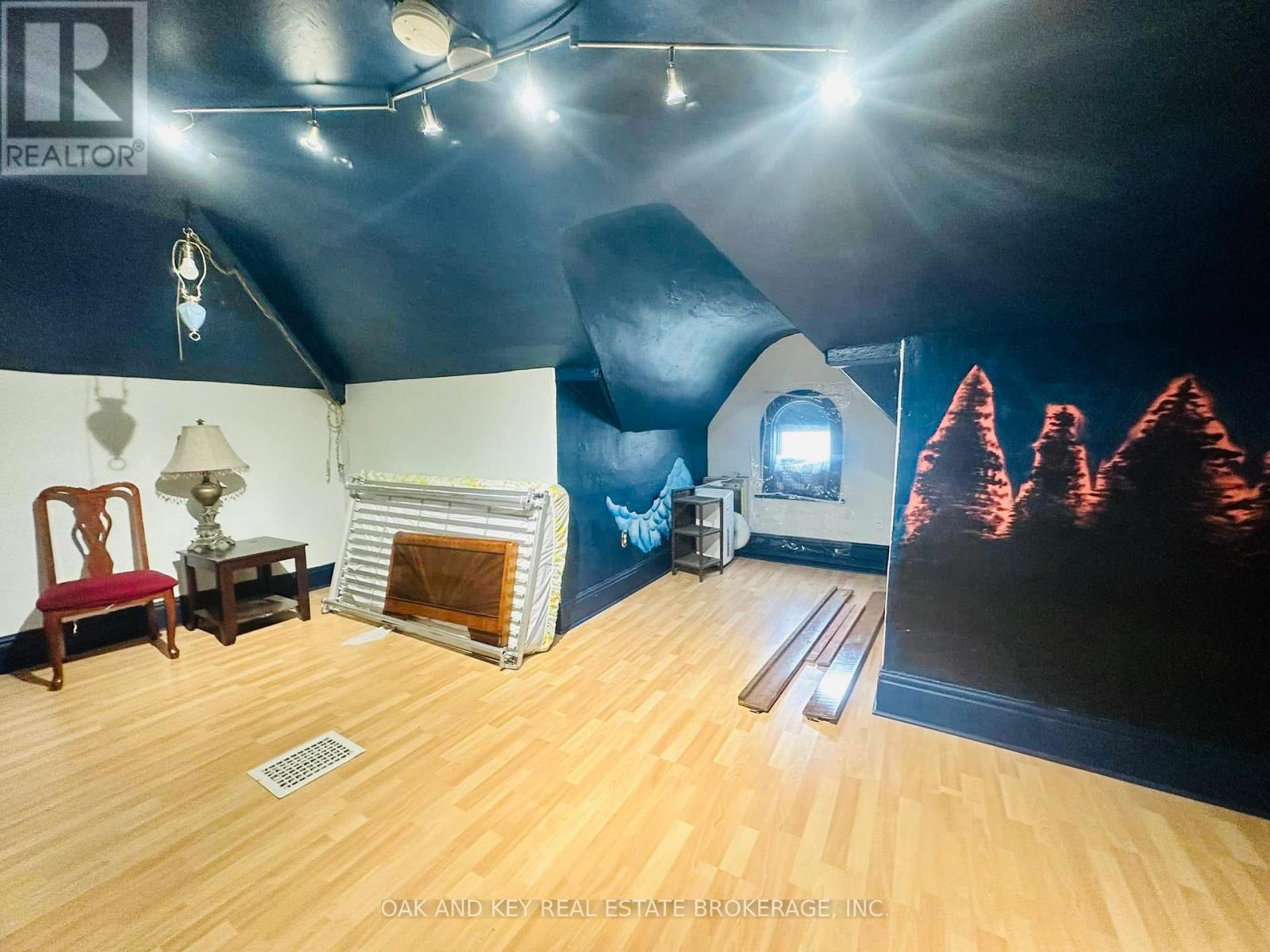 416 Simcoe Street, London East, Ontario  N6B 1J9 - Photo 3 - X12773328