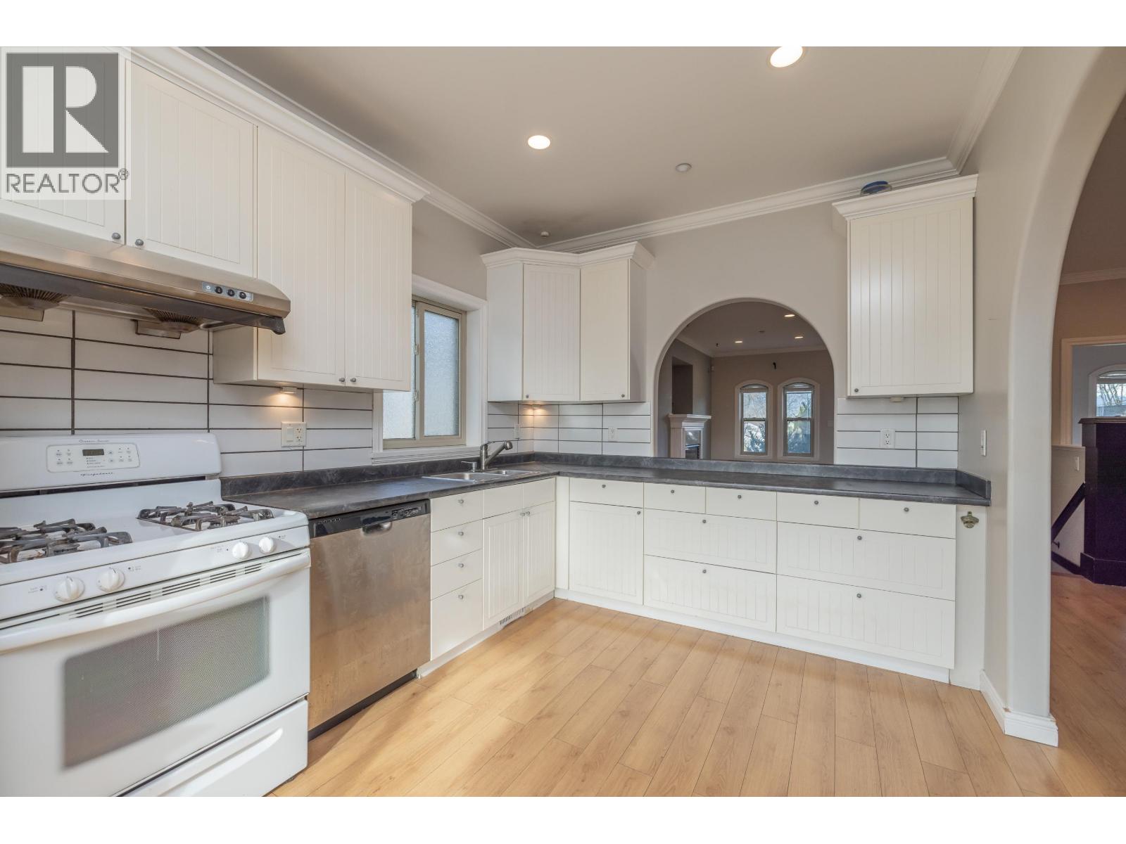 2638 Charles Street, Vancouver, British Columbia  V5K 3A5 - Photo 9 - R3087808