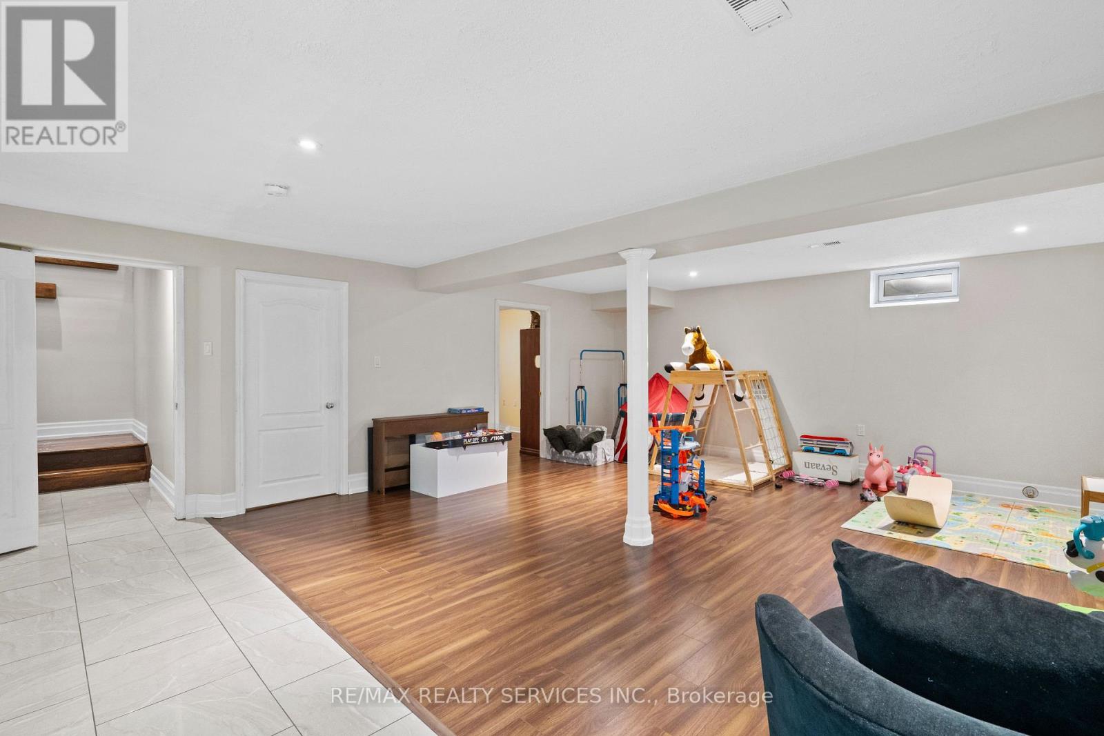 1321 Inglehart Drive, Burlington, Ontario  L7M 4Z3 - Photo 35 - W12772678