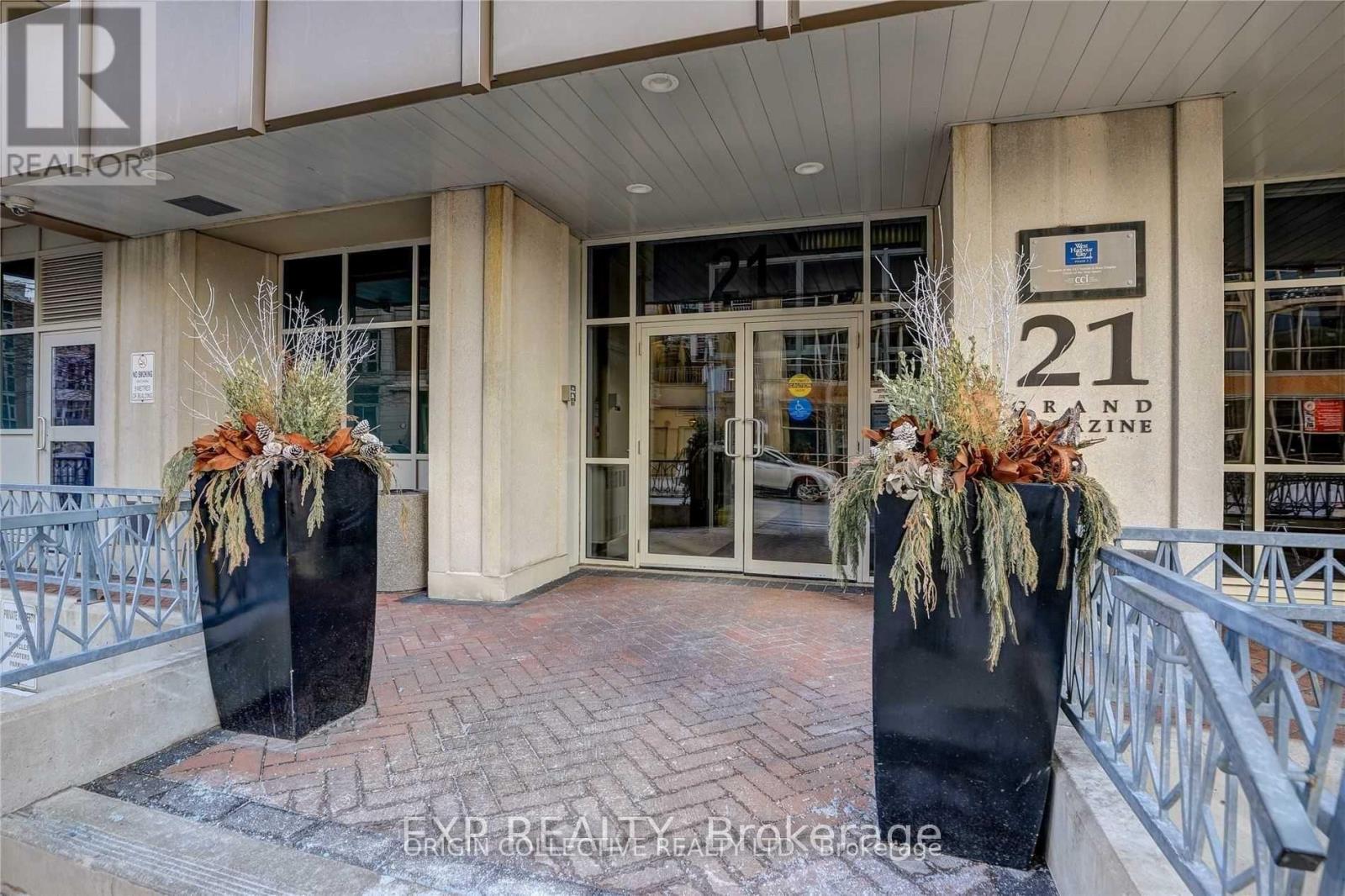 210 - 21 Grand Magazine Street, Toronto, Ontario  M5V 1B5 - Photo 2 - C12773336