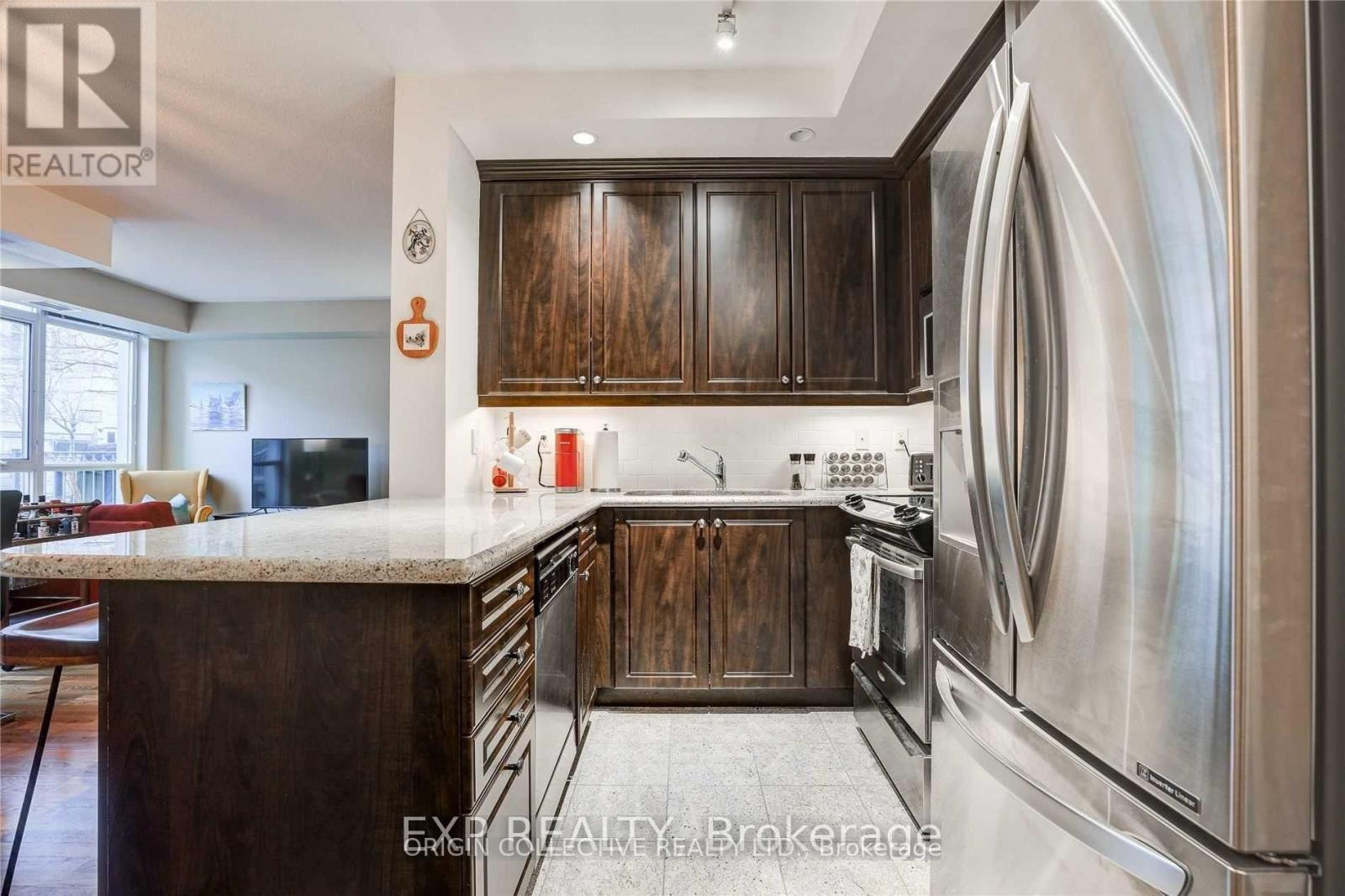 210 - 21 Grand Magazine Street, Toronto, Ontario  M5V 1B5 - Photo 6 - C12773336