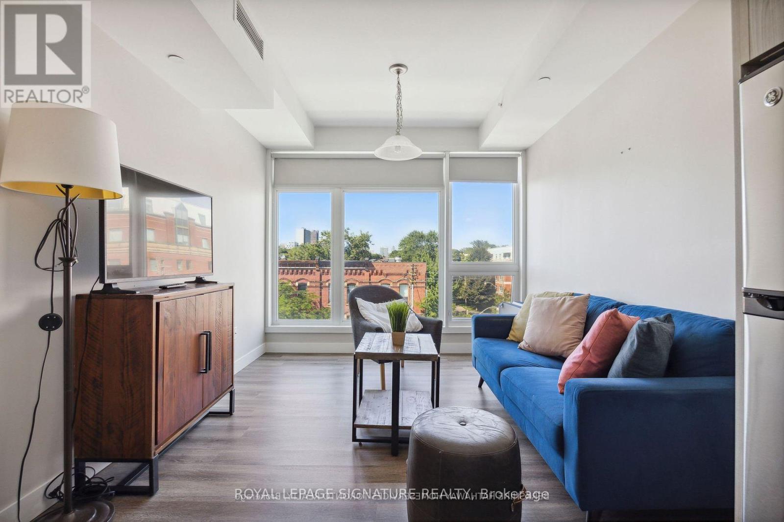 406 - 335 College Street, Toronto, Ontario  M5T 1S2 - Photo 2 - C12773342