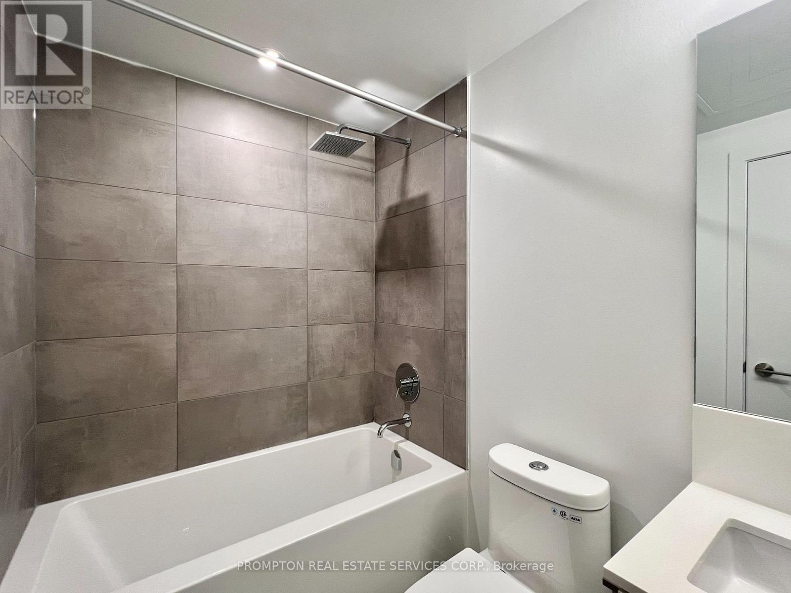 5215 - 8 Wellesley Street W, Toronto, Ontario  M4Y 0J5 - Photo 13 - C12773388