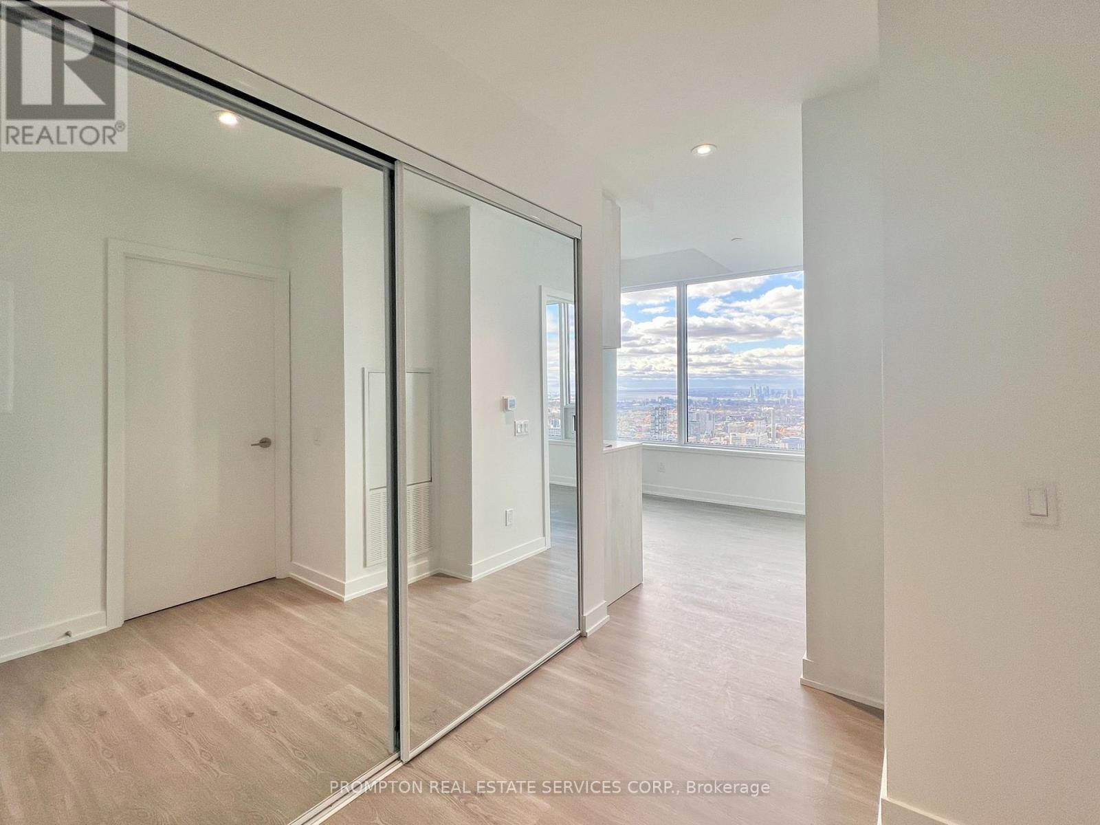 5215 - 8 Wellesley Street W, Toronto, Ontario  M4Y 0J5 - Photo 22 - C12773388