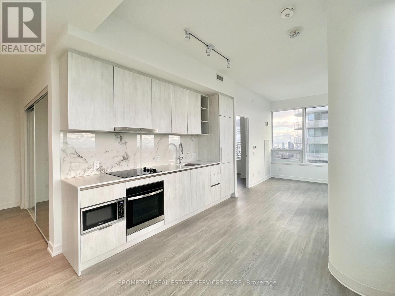 5215 - 8 Wellesley Street W, Toronto, Ontario  M4Y 0J5 - Photo 3 - C12773388