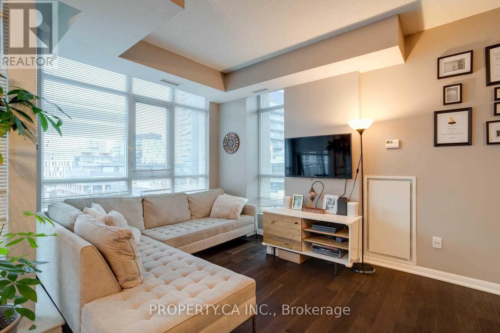 913 - 21 GRAND MAGAZINE STREET, Toronto, Ontario