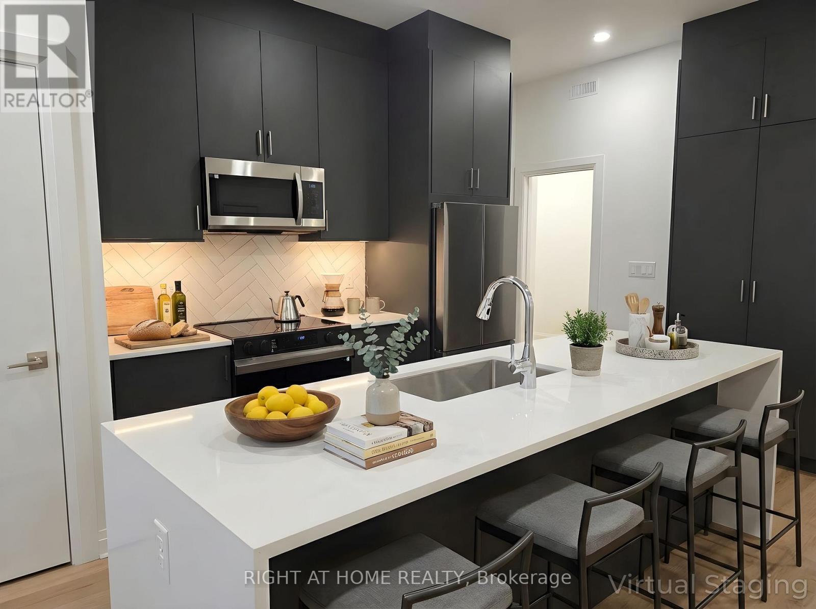 3 - 55 Camberwell Road, Toronto, Ontario  M6C 3E7 - Photo 2 - C12773402