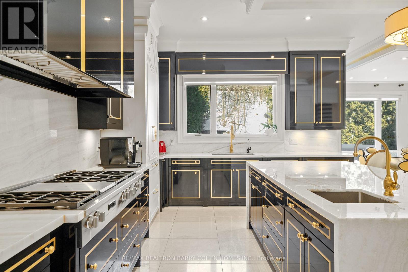 18 Brookfield Road, Toronto, Ontario  M2P 1A9 - Photo 10 - C12773406