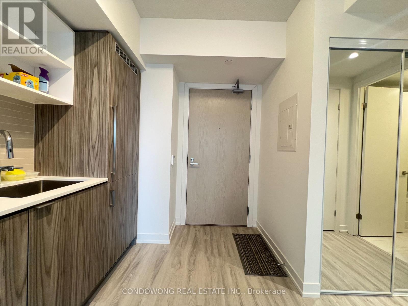 2106 - 55 Cooper Street, Toronto, Ontario  M5E 0G1 - Photo 2 - C12773428