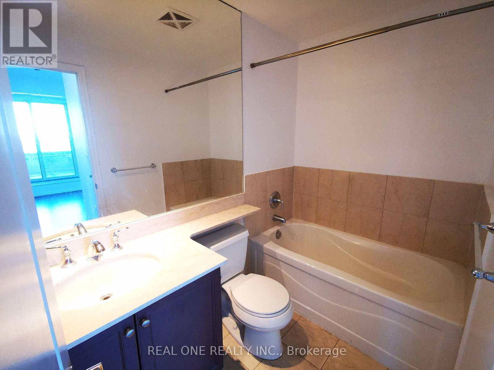 2202 - 628 Fleet Street, Toronto, Ontario  M5V 1A8 - Photo 10 - C12773460