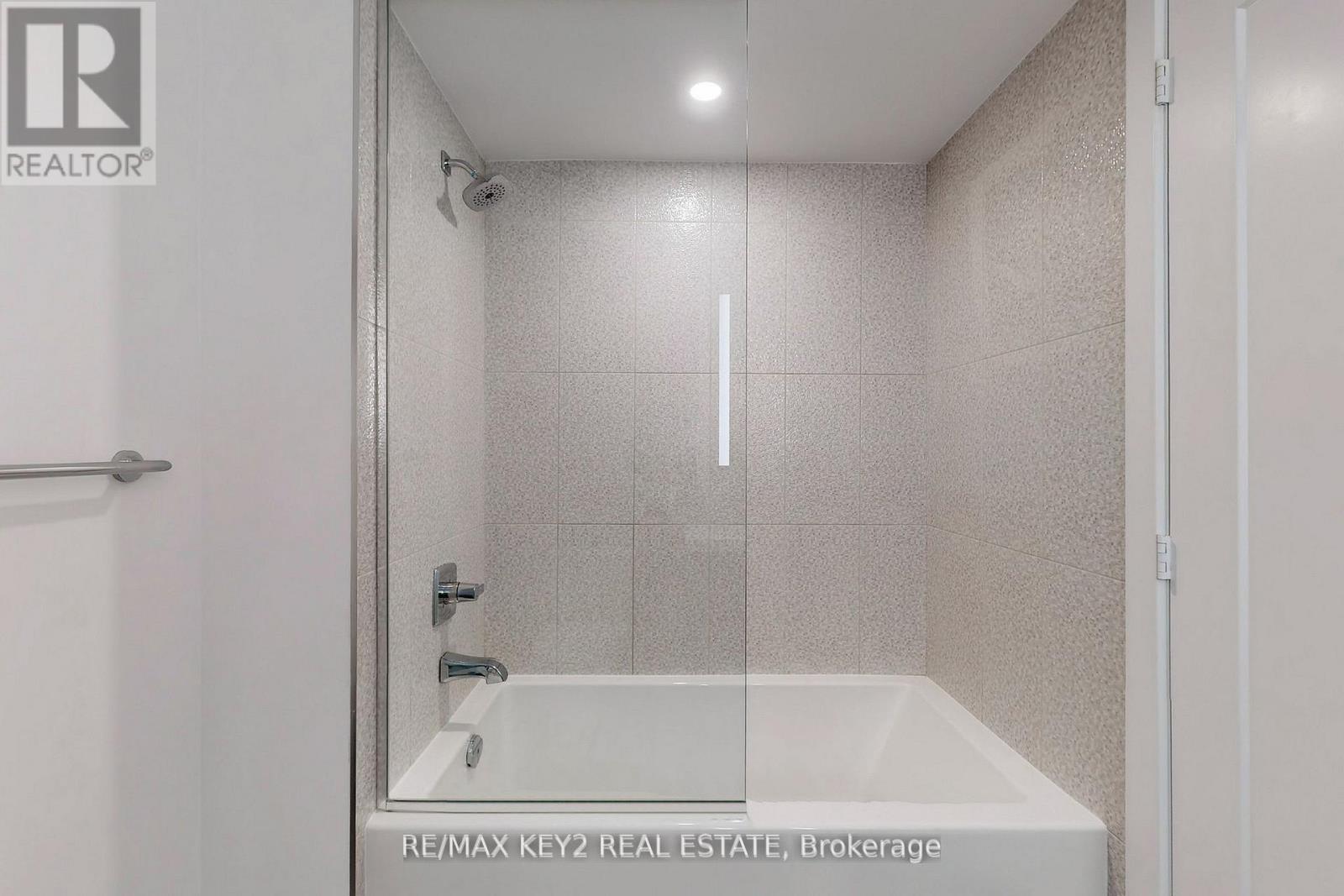 201 - 575 Bloor Street E, Toronto, Ontario  M4W 0B2 - Photo 13 - C12773476