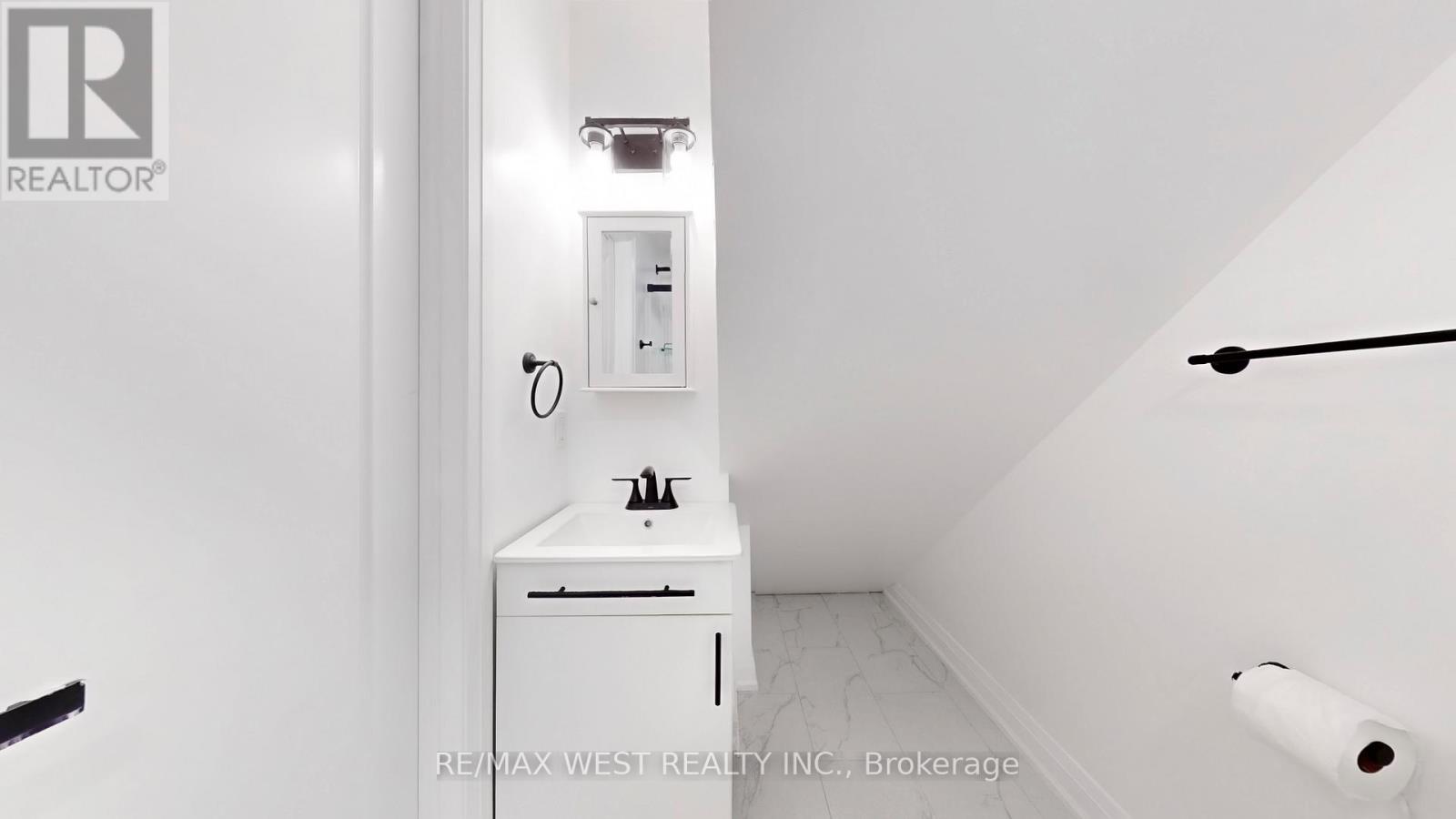 1 - 253 Oakwood Avenue, Toronto, Ontario  M6E 2V3 - Photo 29 - C12773498